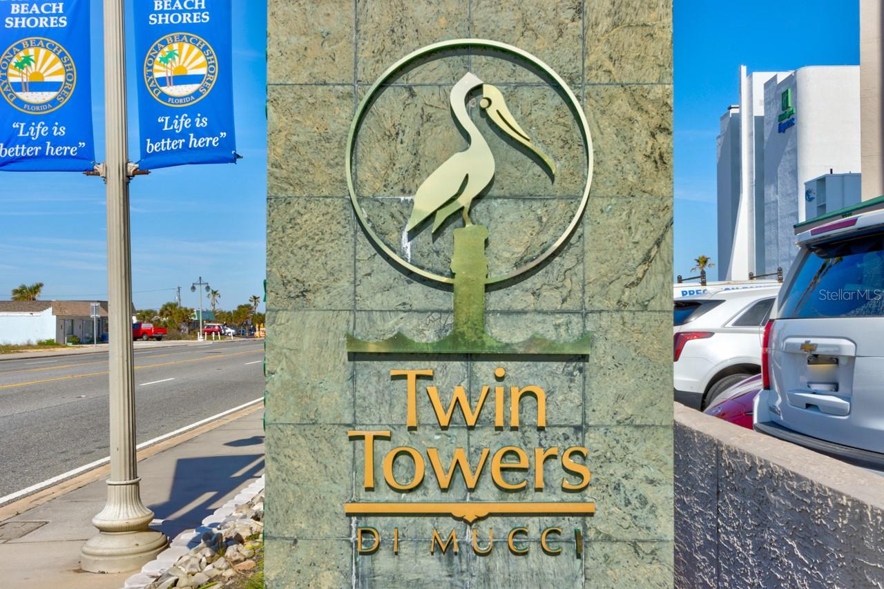 DIMUCCI TWIN TOWERS - Residential