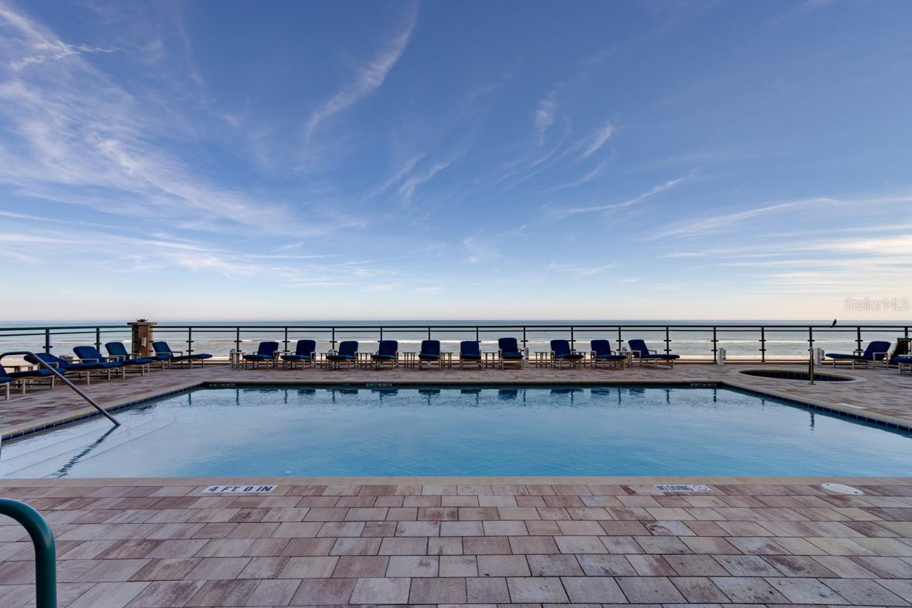 DIMUCCI TWIN TOWERS - Residential