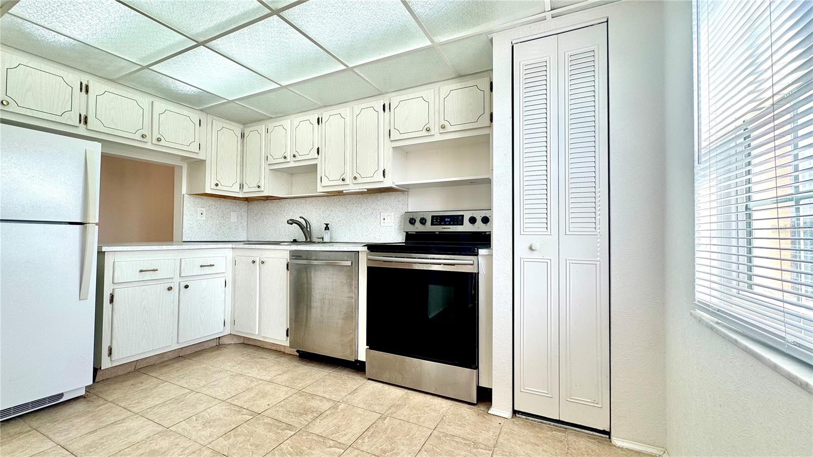 CROSSWINDS COLONY ONE CONDO - Residential