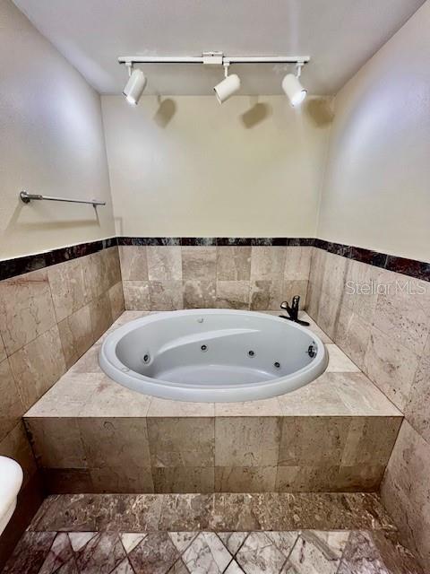 TAHITIAN HOMES - Residential Lease