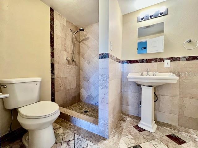 TAHITIAN HOMES - Residential Lease