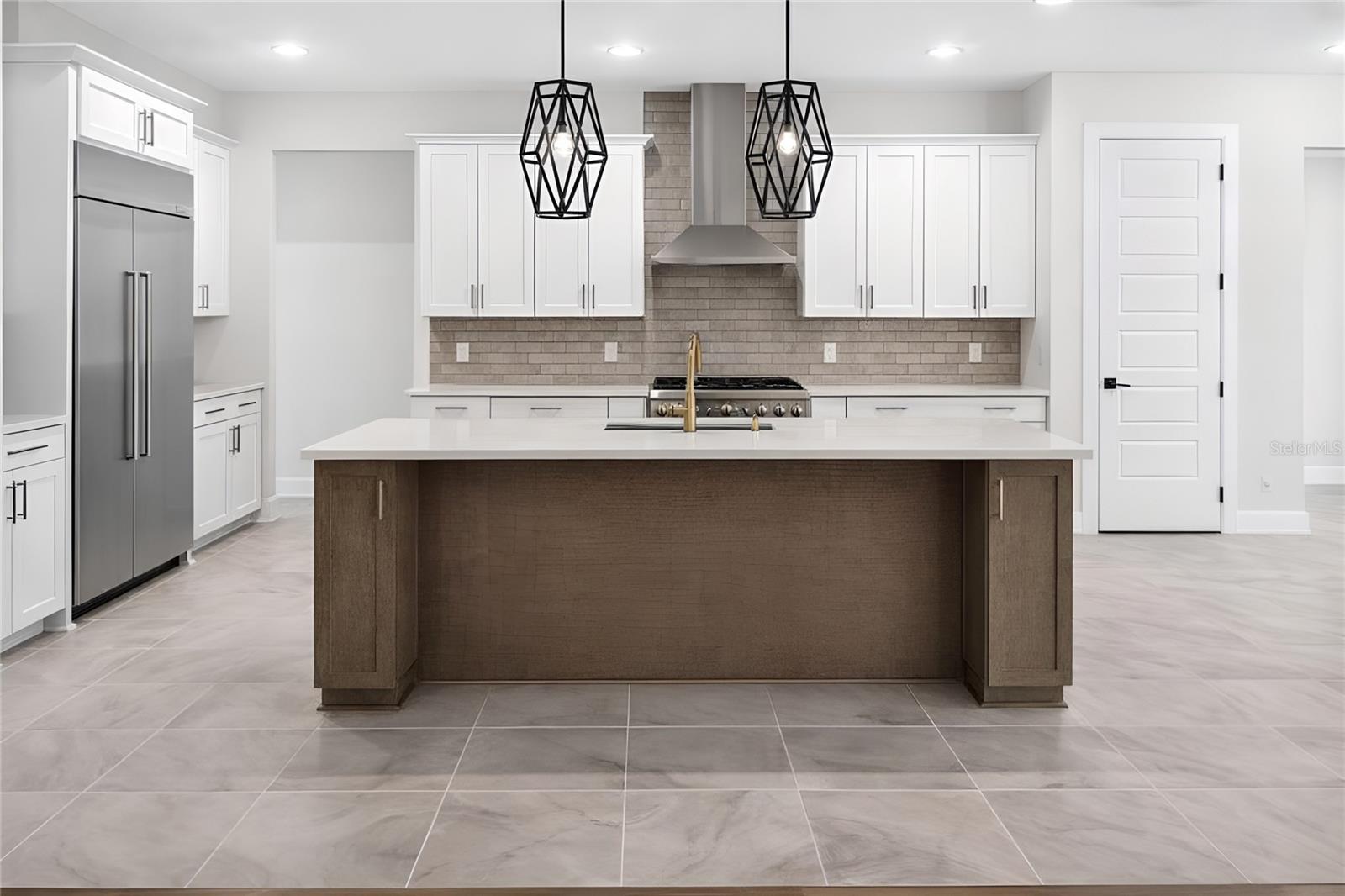 1704 MAGNOLIA BLUFF CIR