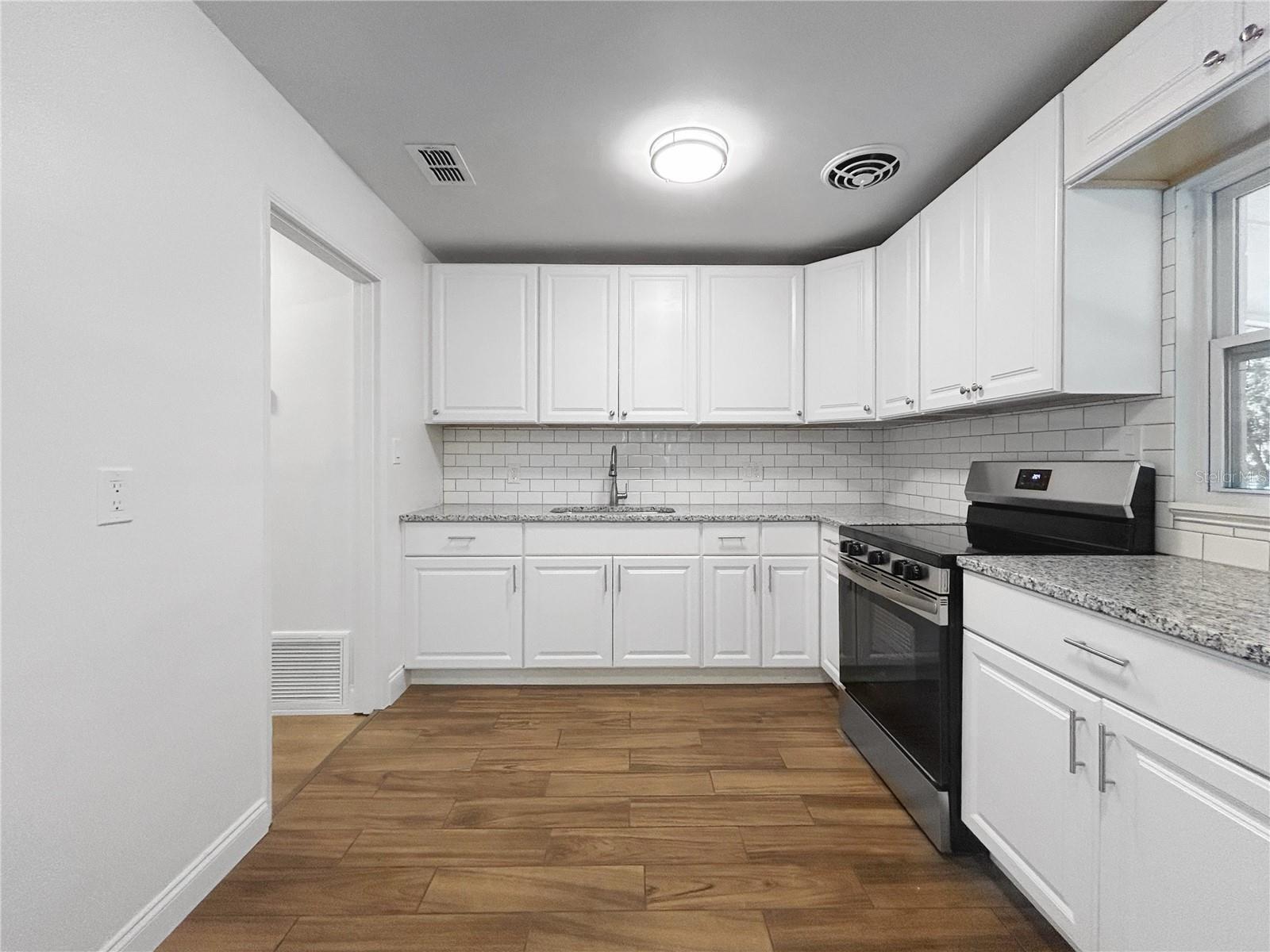 HIGHLAND COURT #4 - Residential