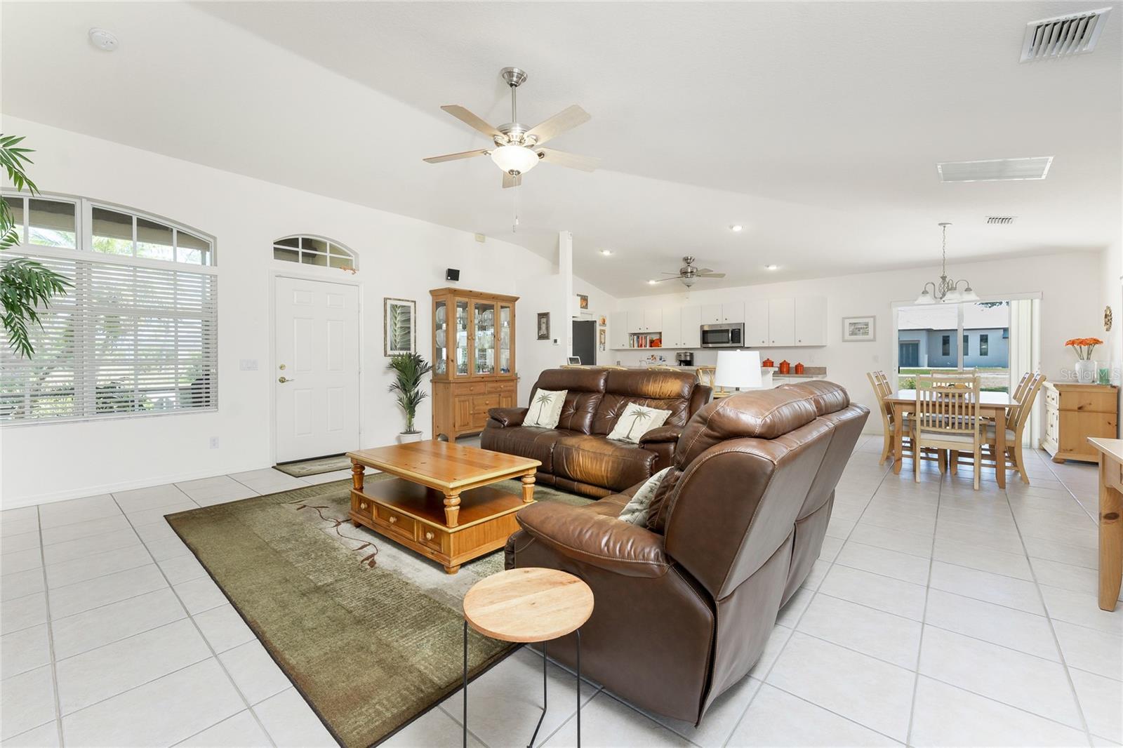 4 PINE VALLEY LANE