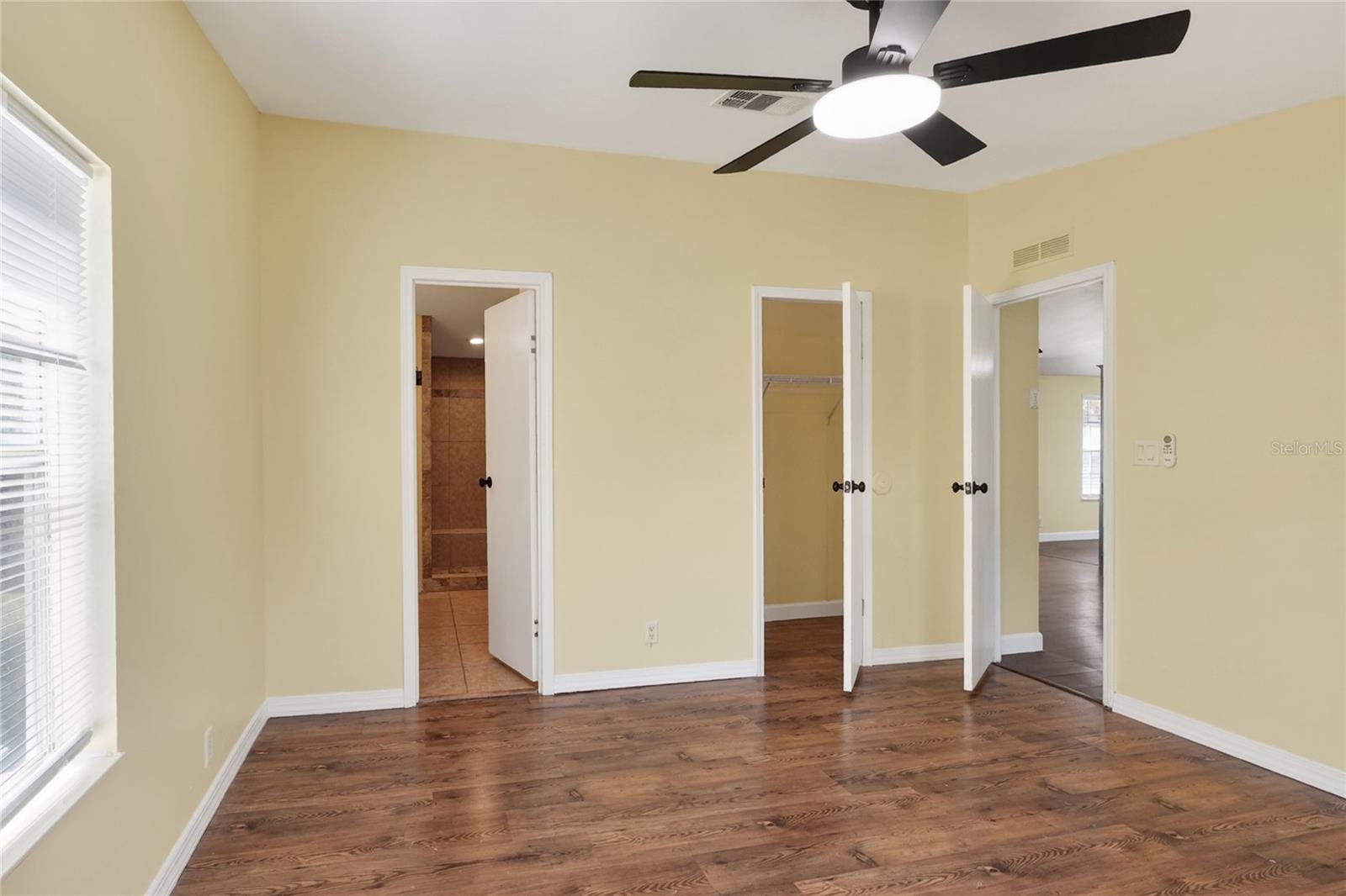 KENT ACRES - Residential