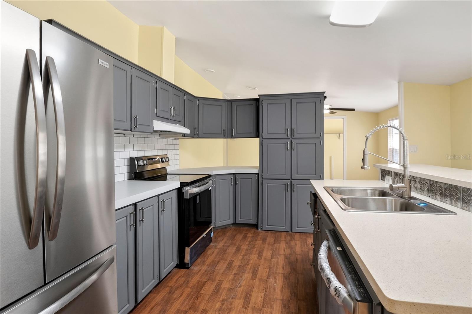 KENT ACRES - Residential