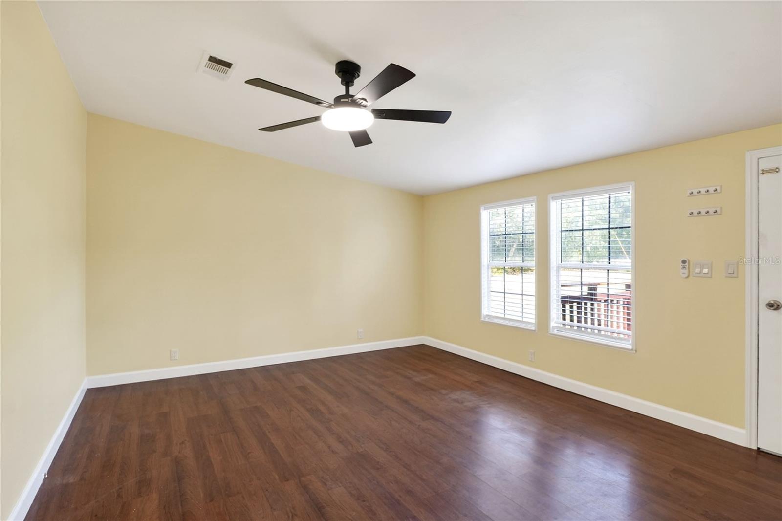 KENT ACRES - Residential