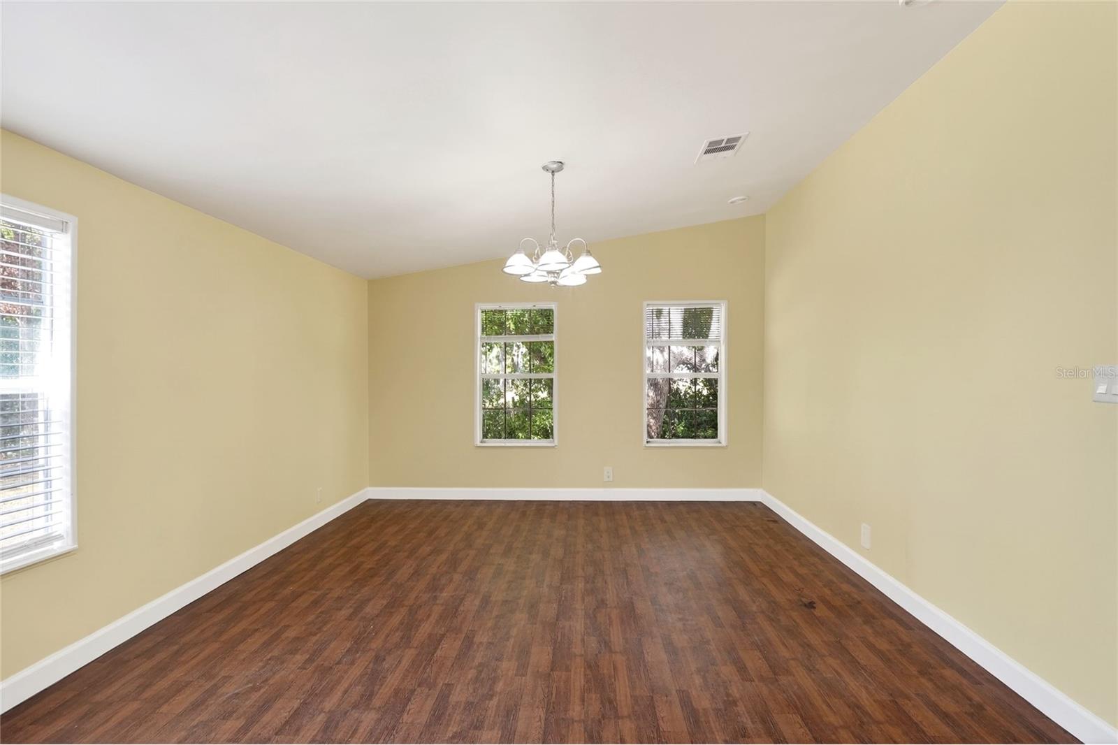 KENT ACRES - Residential