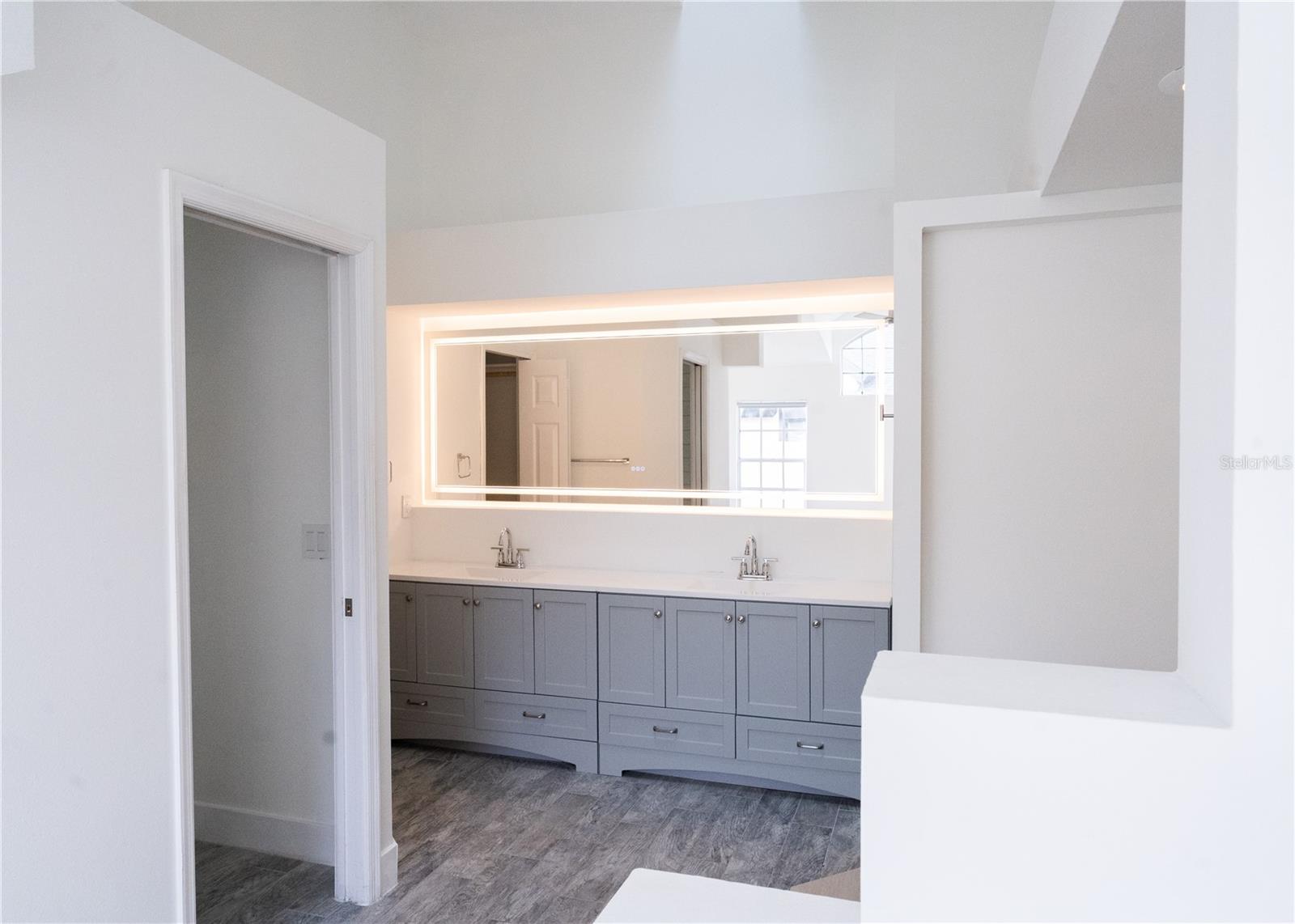 ISLAND CLUB AT RIO PINAR LAKES - Residential