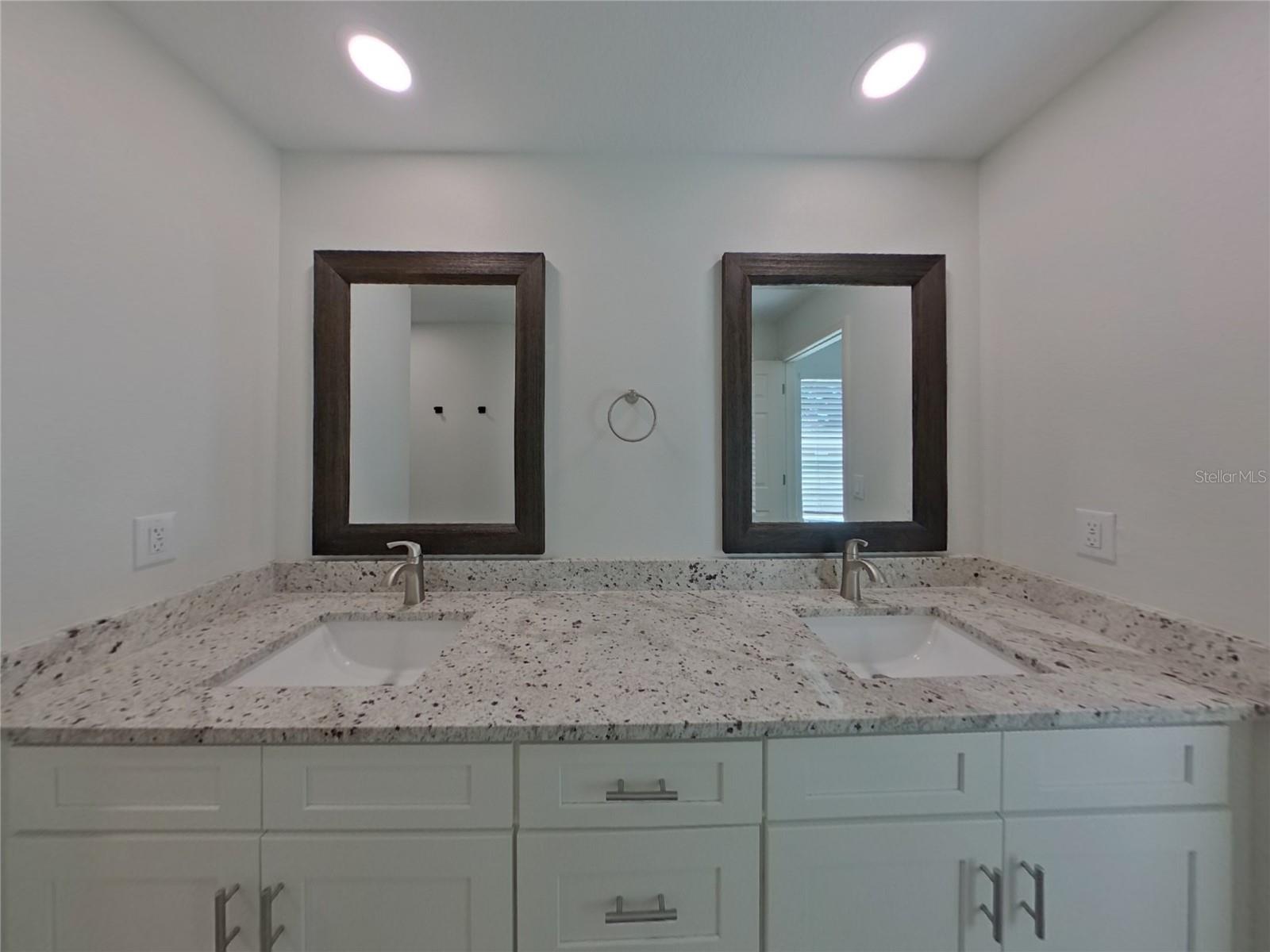 WASHINGTON TERRACE - Residential Lease