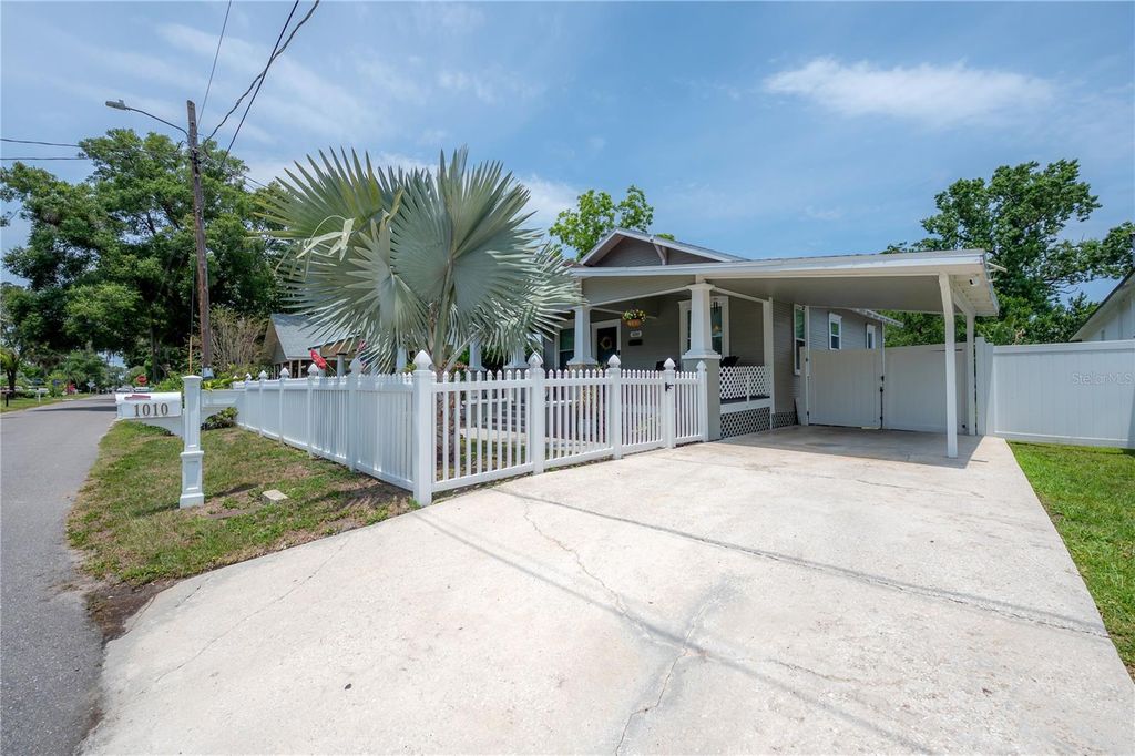 Photo of 1010 E Curtis Street, Tampa, FL 33603 (MLS # TB8511666)