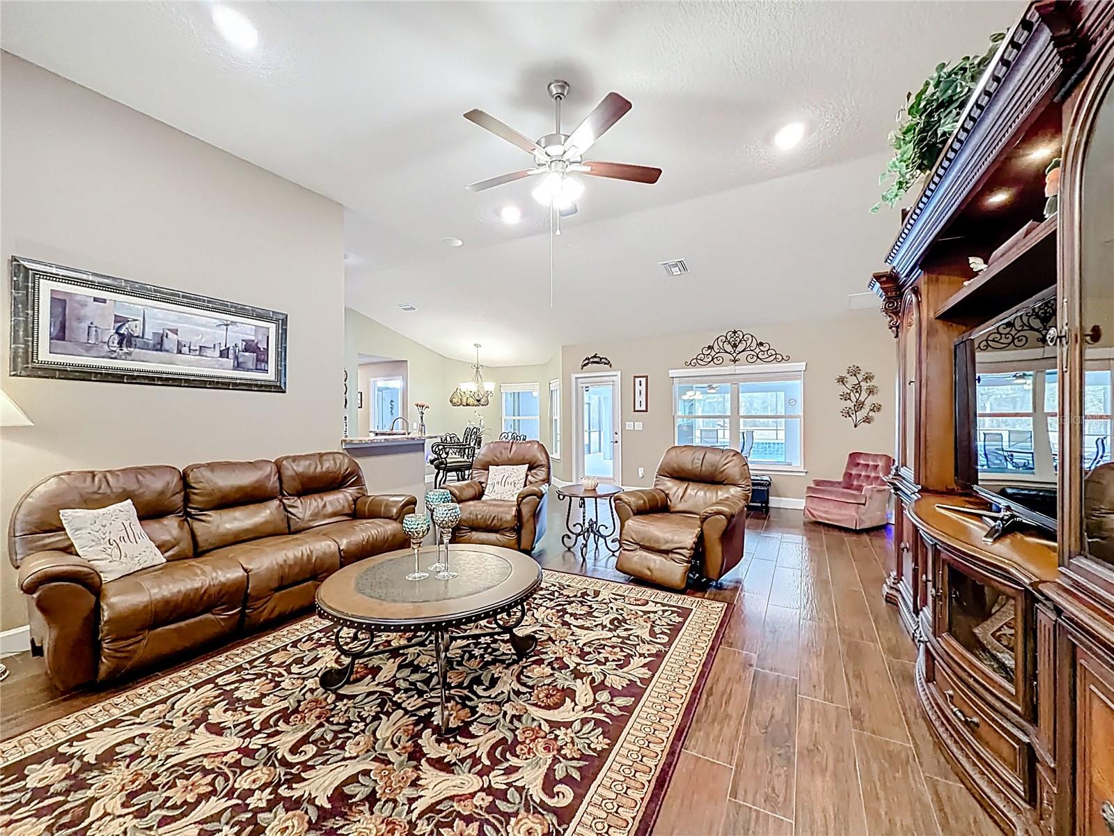 FRUITLAND PARK OAK FOREST - Residential