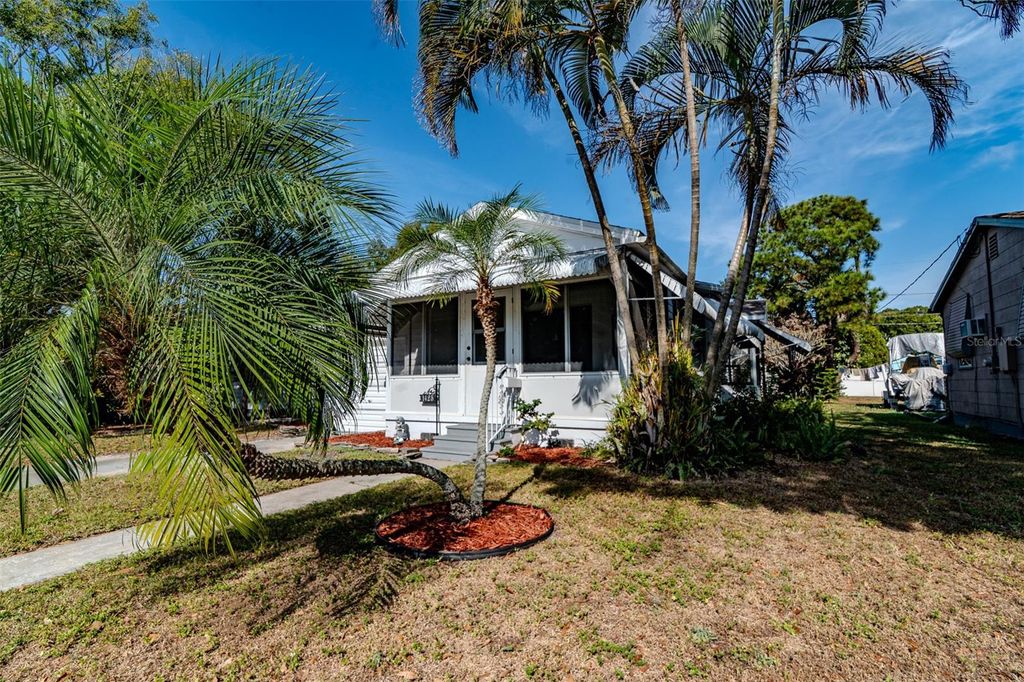 Photo of 1425 34th Avenue N, St Petersburg, FL 33704 (MLS # TB8453290)