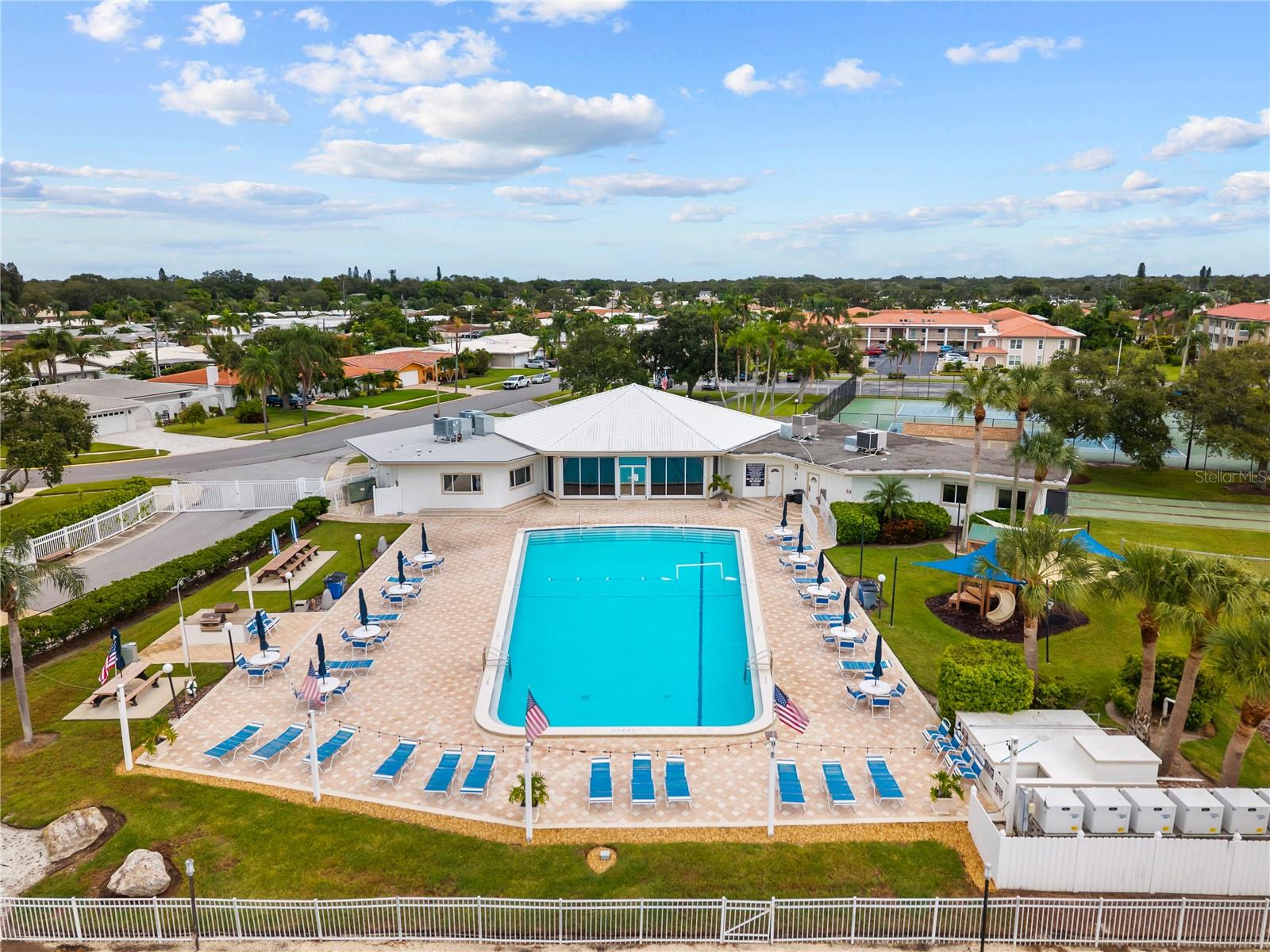 IMPERIAL POINT - Residential