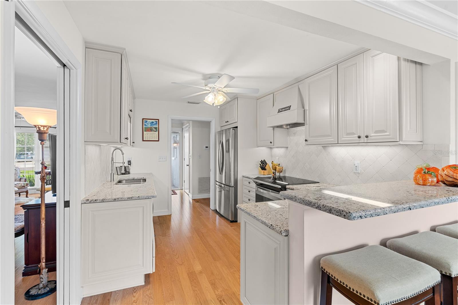 IMPERIAL POINT - Residential