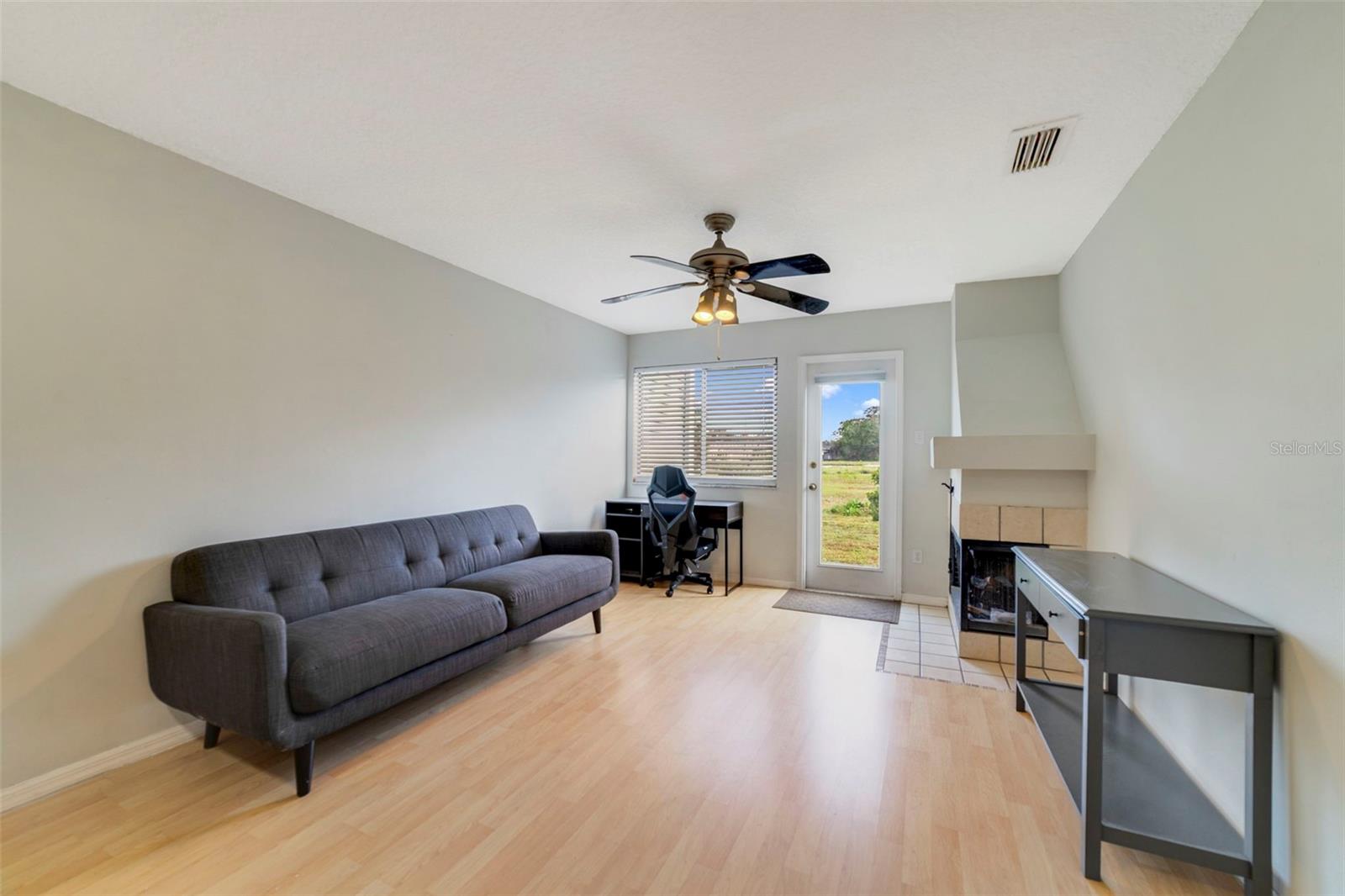 9504 DARIEN AVENUE 9504