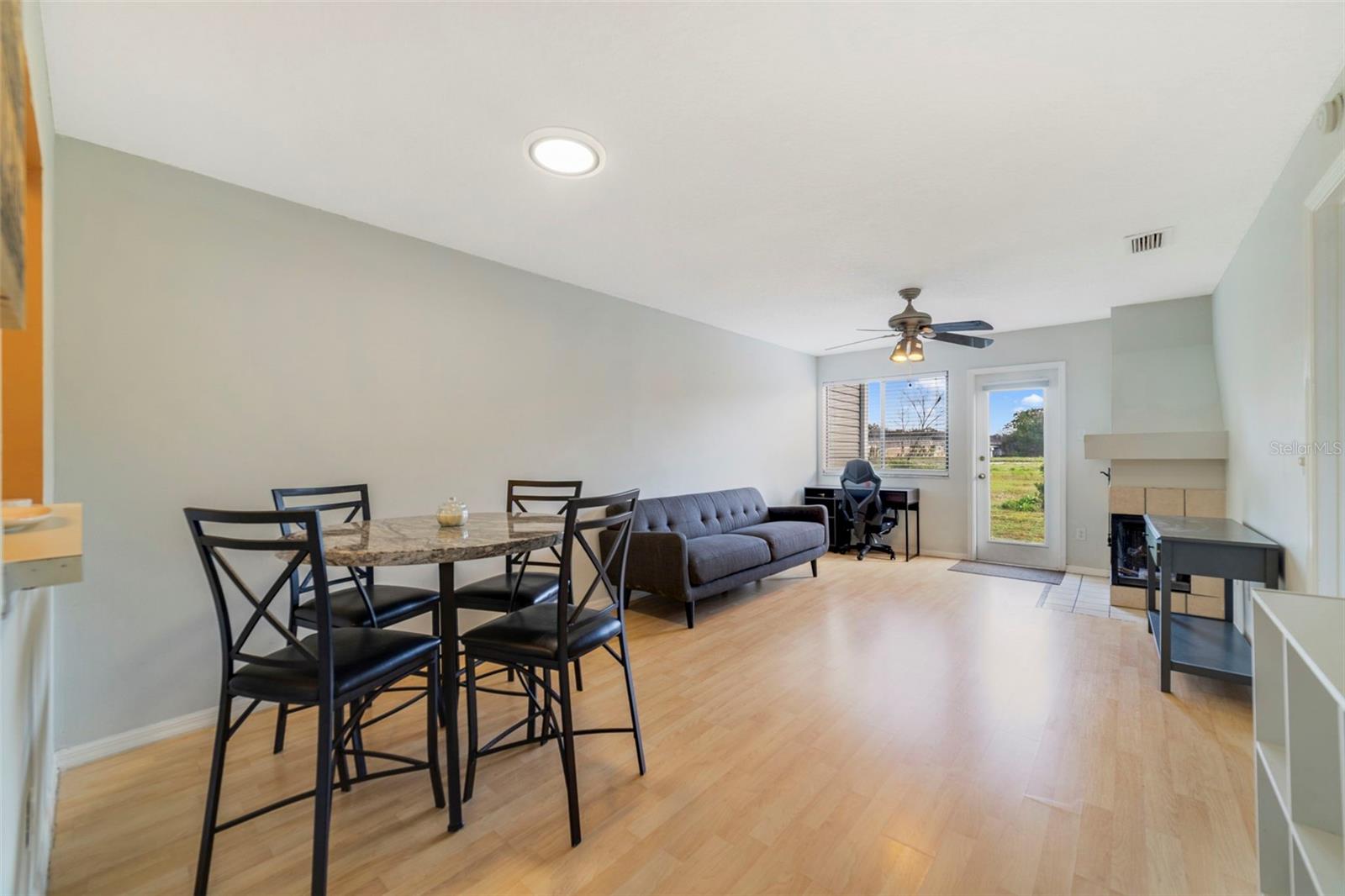 9504 DARIEN AVENUE 9504