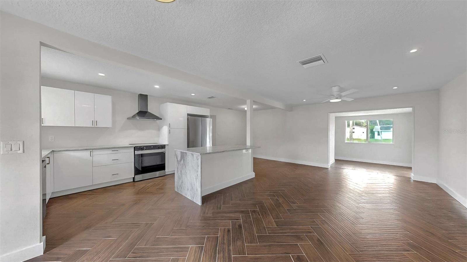 TROPIC SHORES - Residential Lease