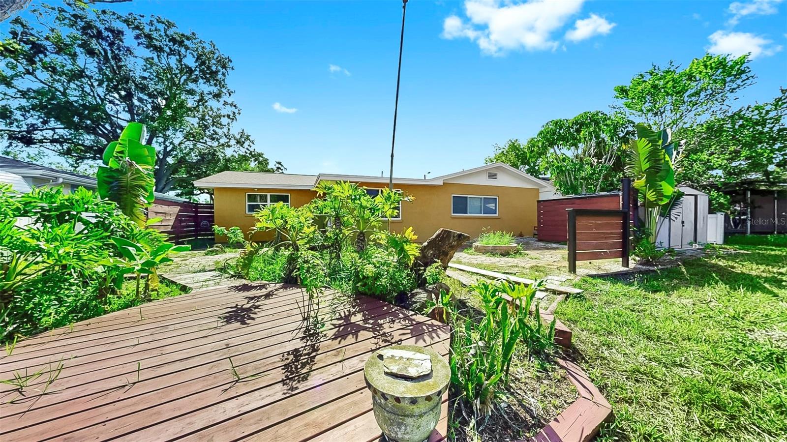 TROPIC SHORES - Residential Lease