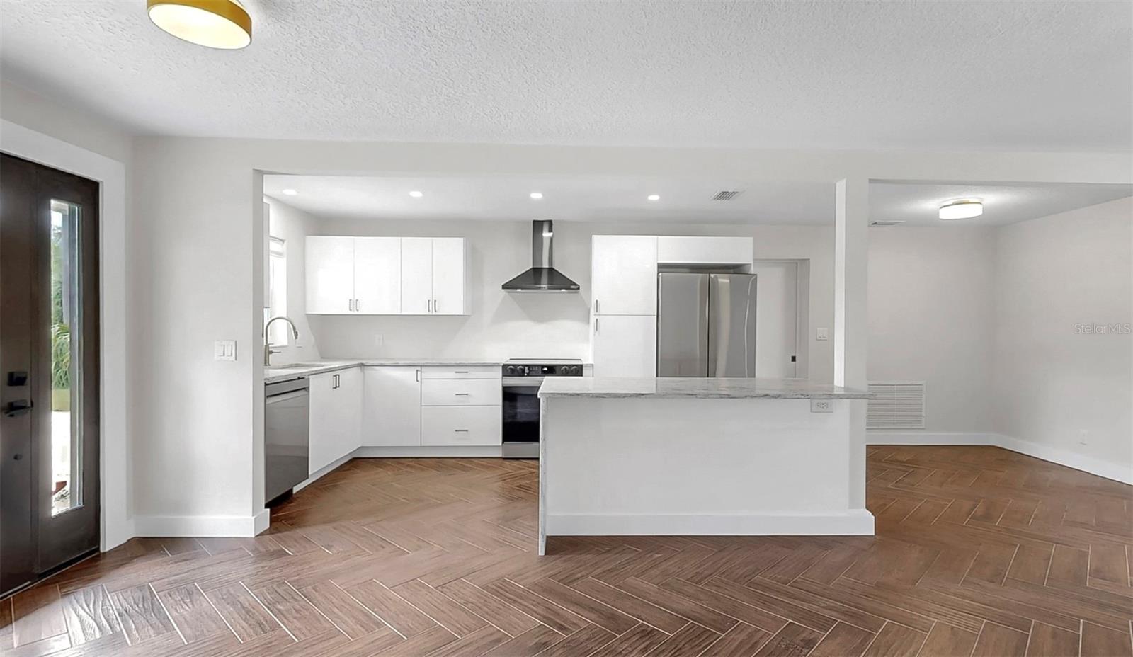 TROPIC SHORES - Residential Lease