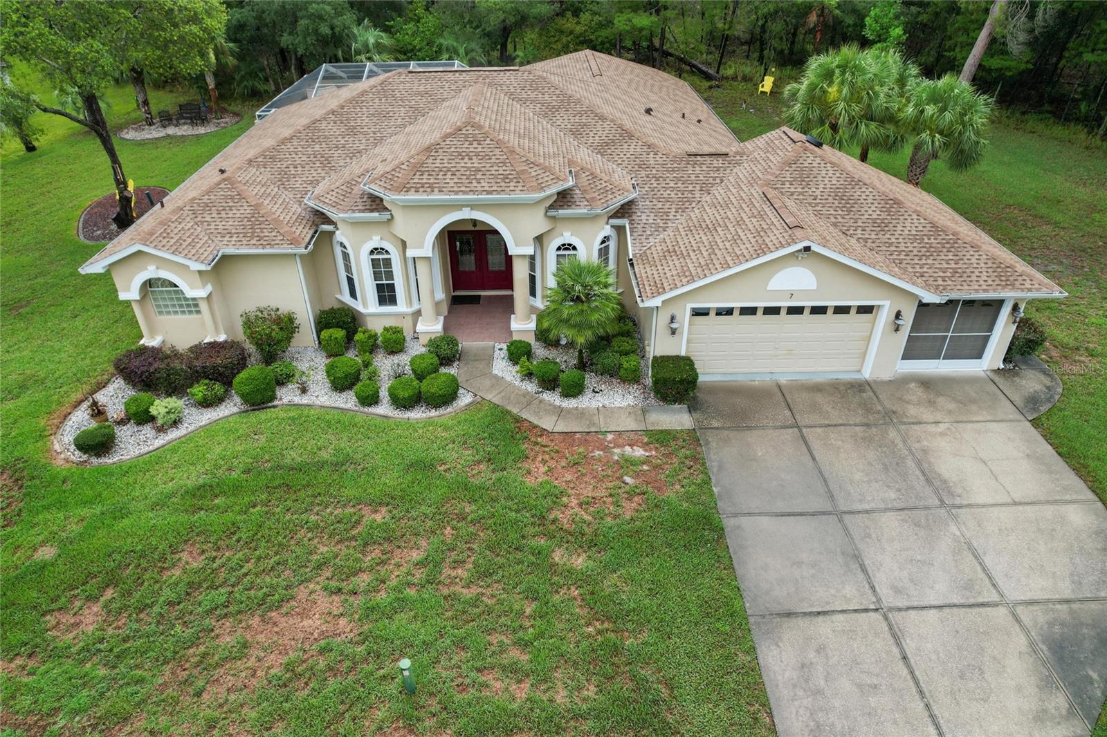7 FLORIBUNDA COURT