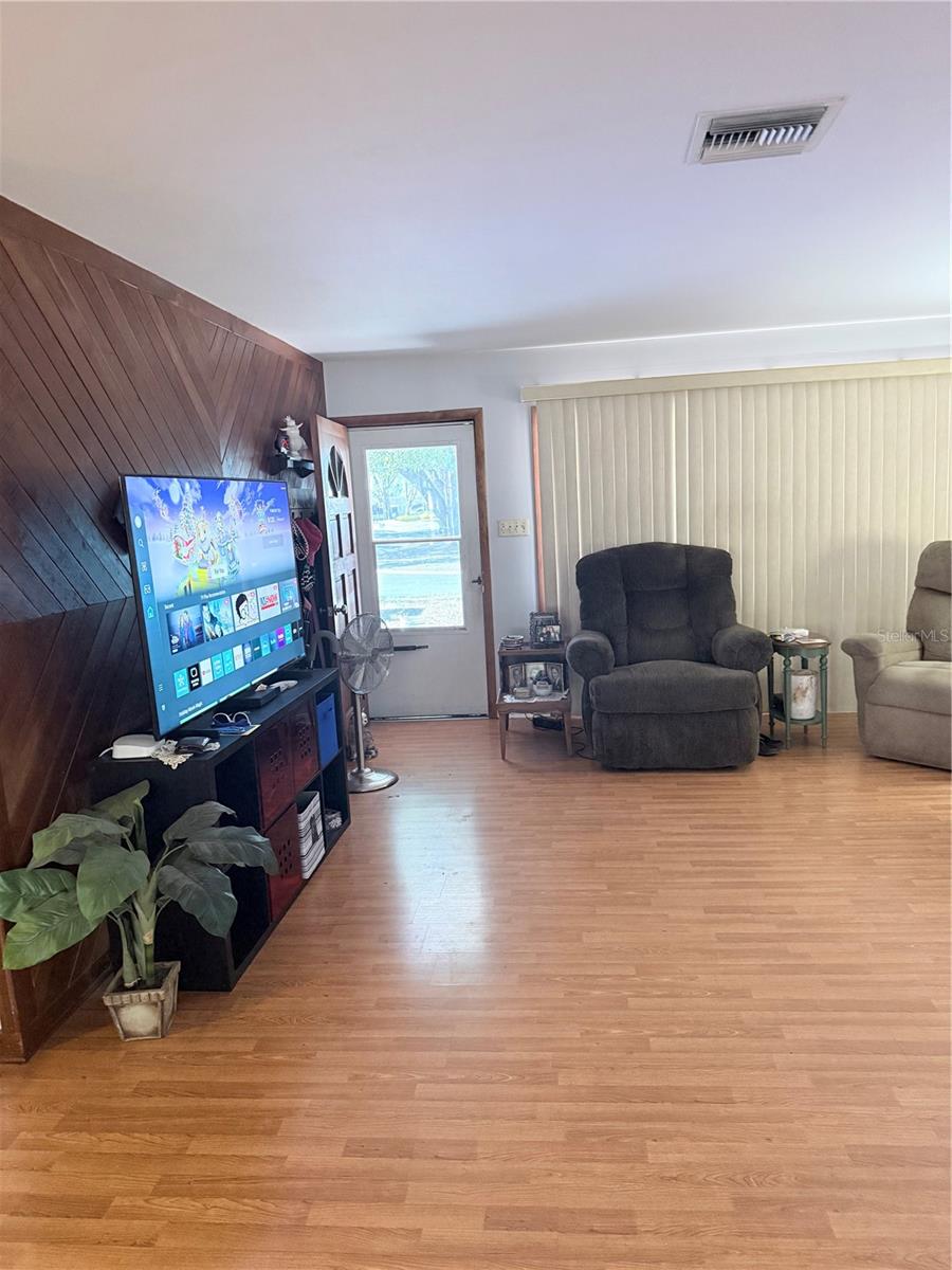 HIGHLAND GROVES ESTATES - Residential