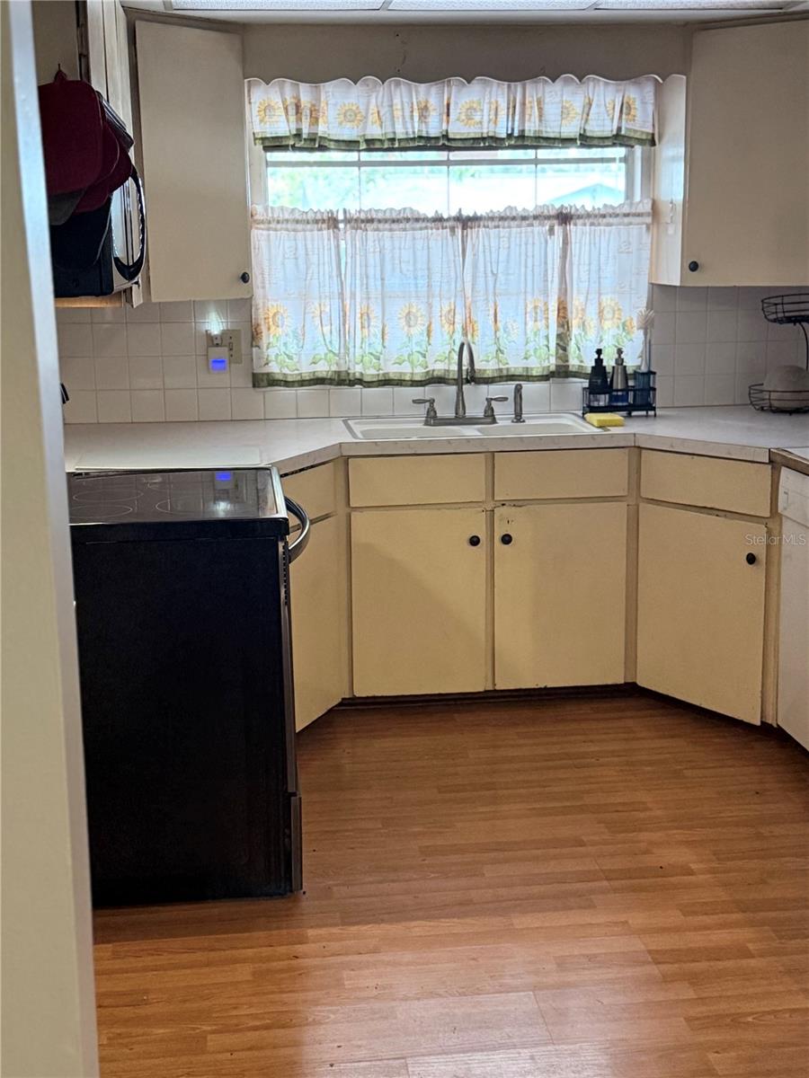 HIGHLAND GROVES ESTATES - Residential