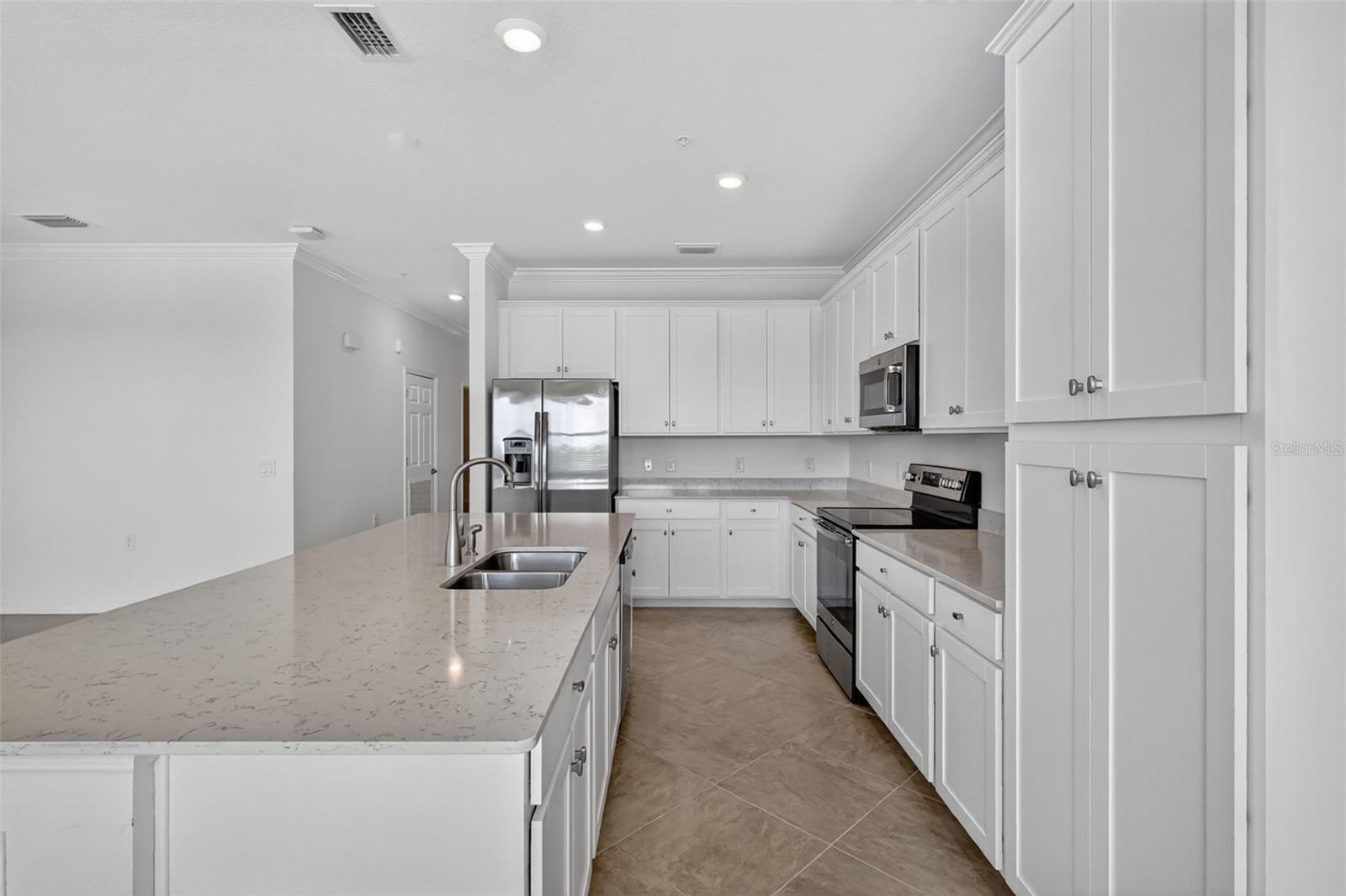 LAKEWOOD NATIONAL - Residential