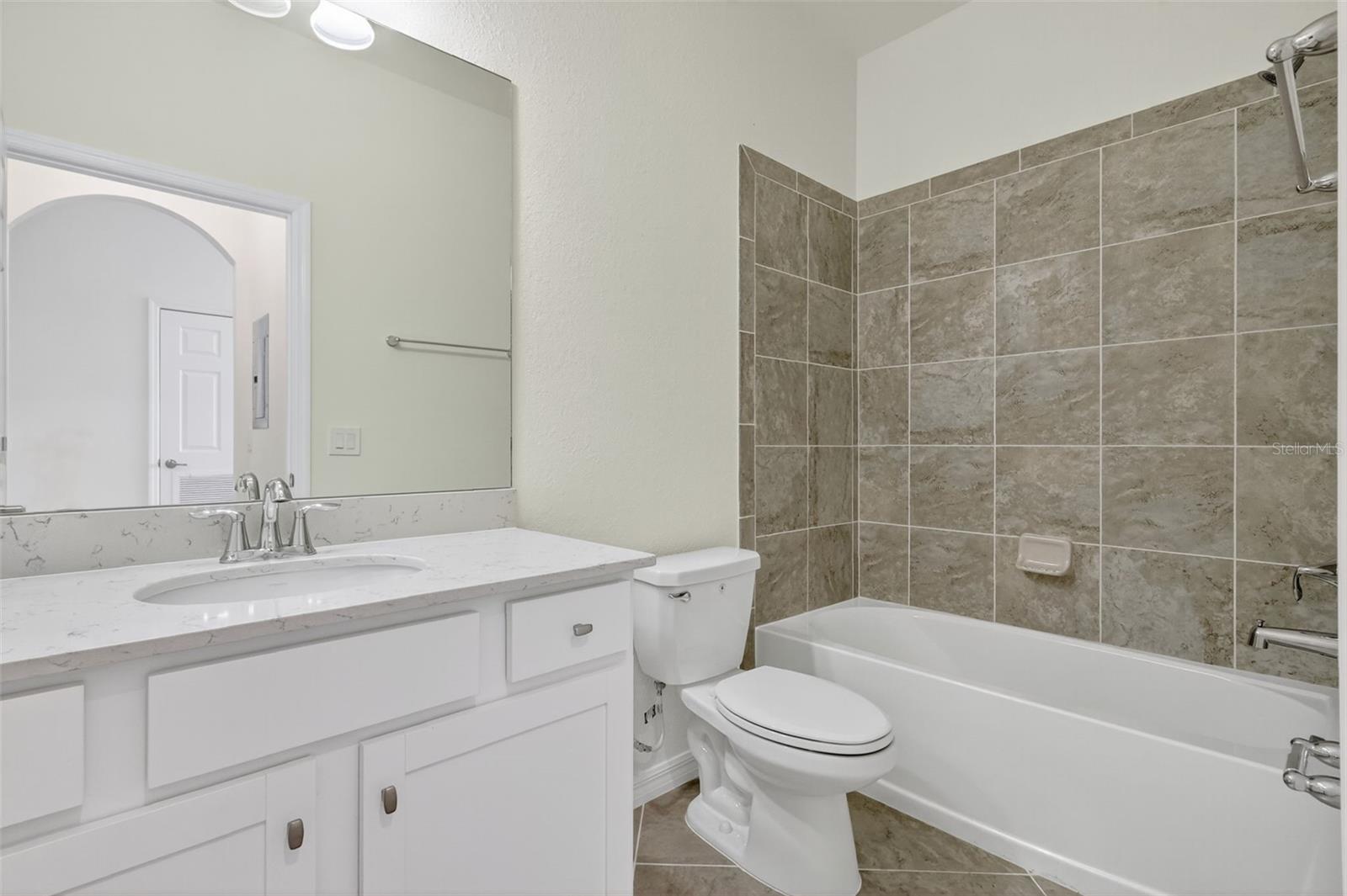 LAKEWOOD NATIONAL - Residential