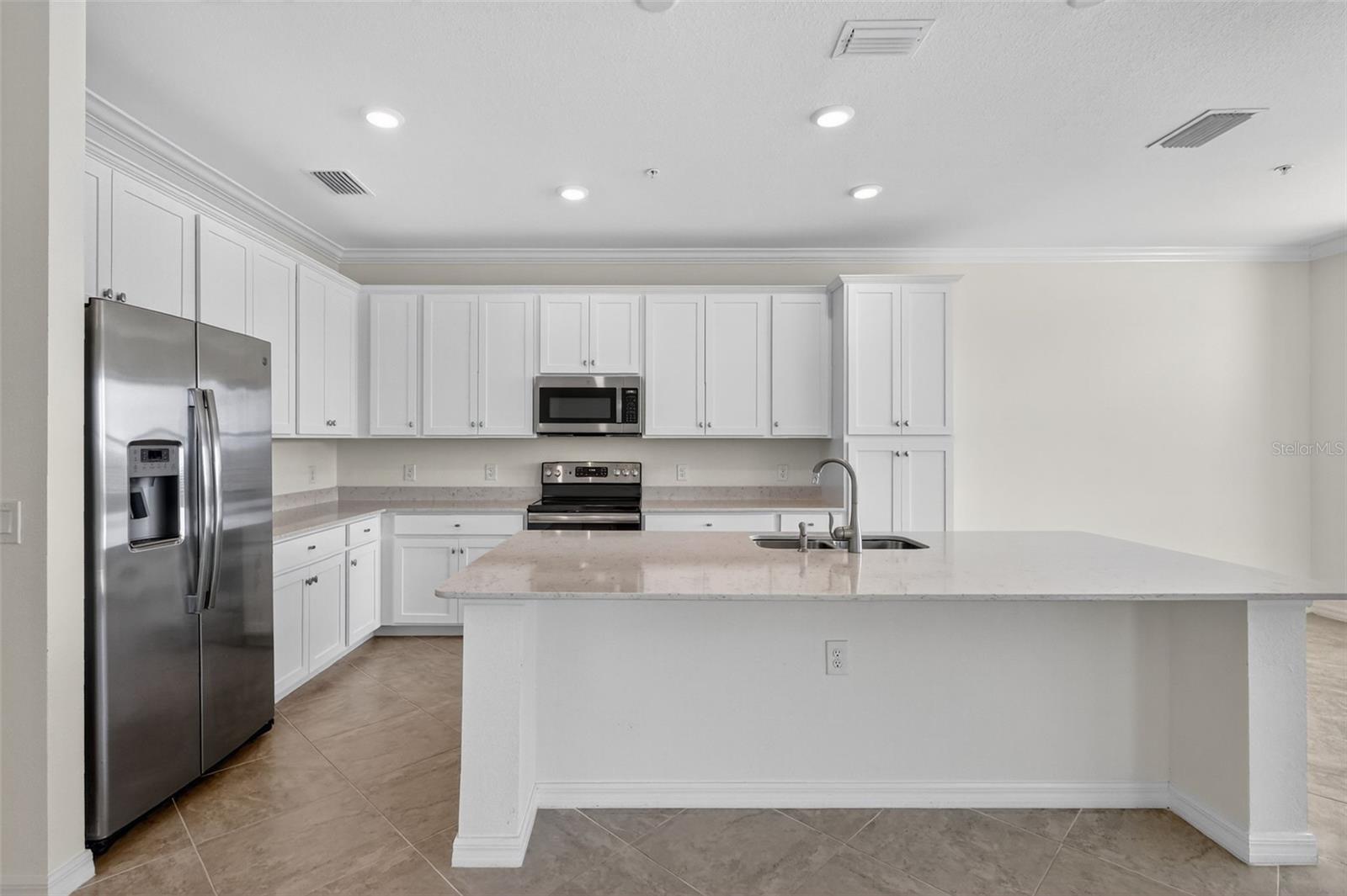 LAKEWOOD NATIONAL - Residential