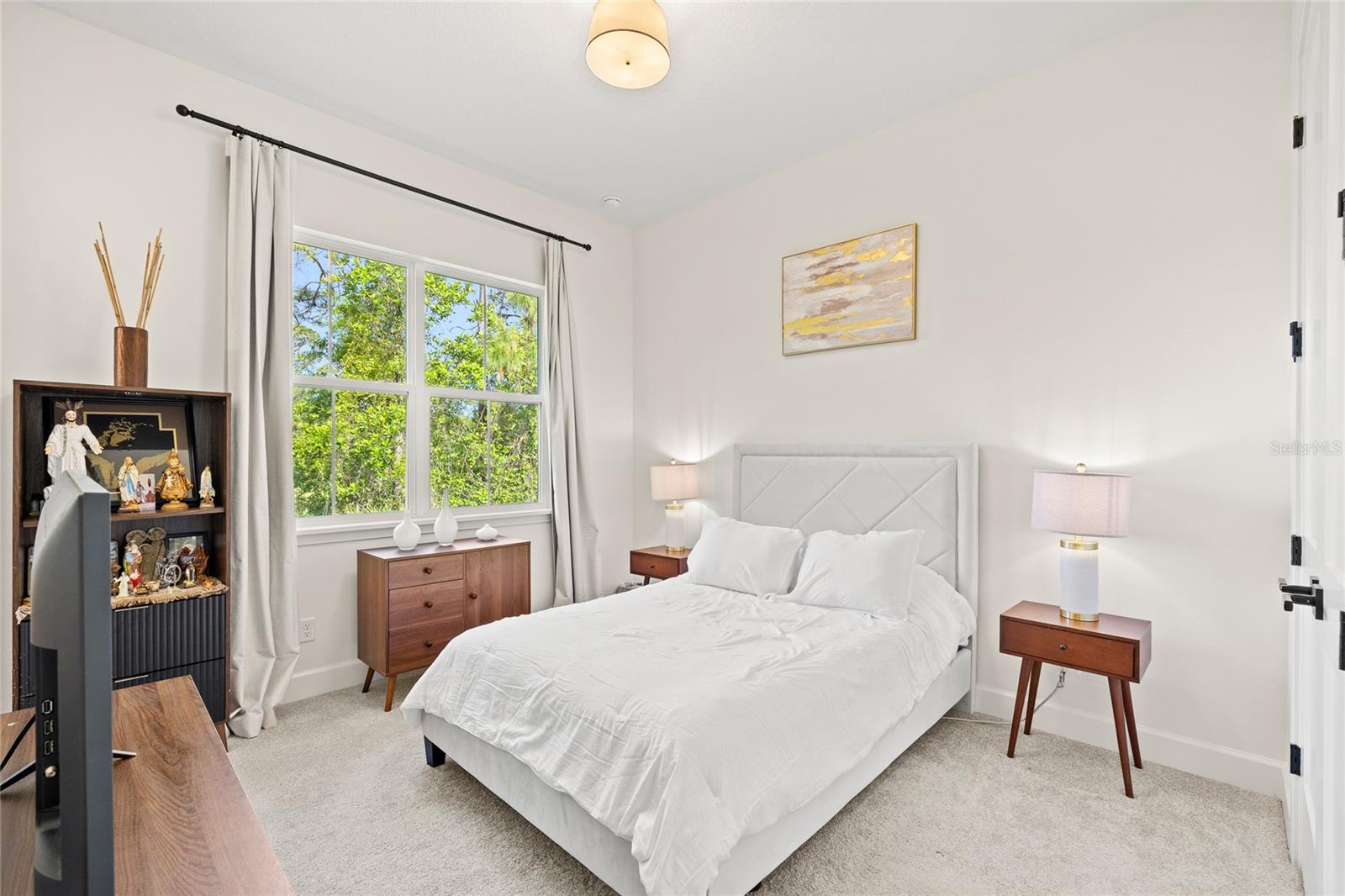 COUNTRY MEADOW - Residential