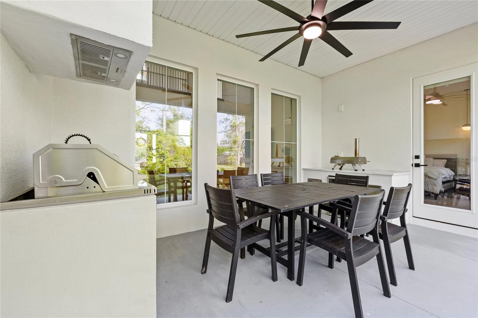 COUNTRY MEADOW - Residential