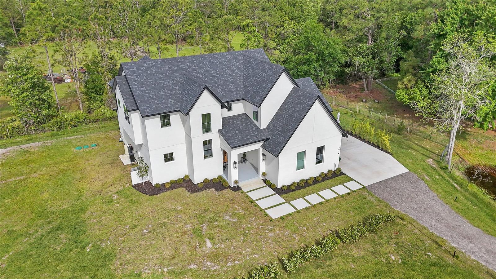 COUNTRY MEADOW - Residential