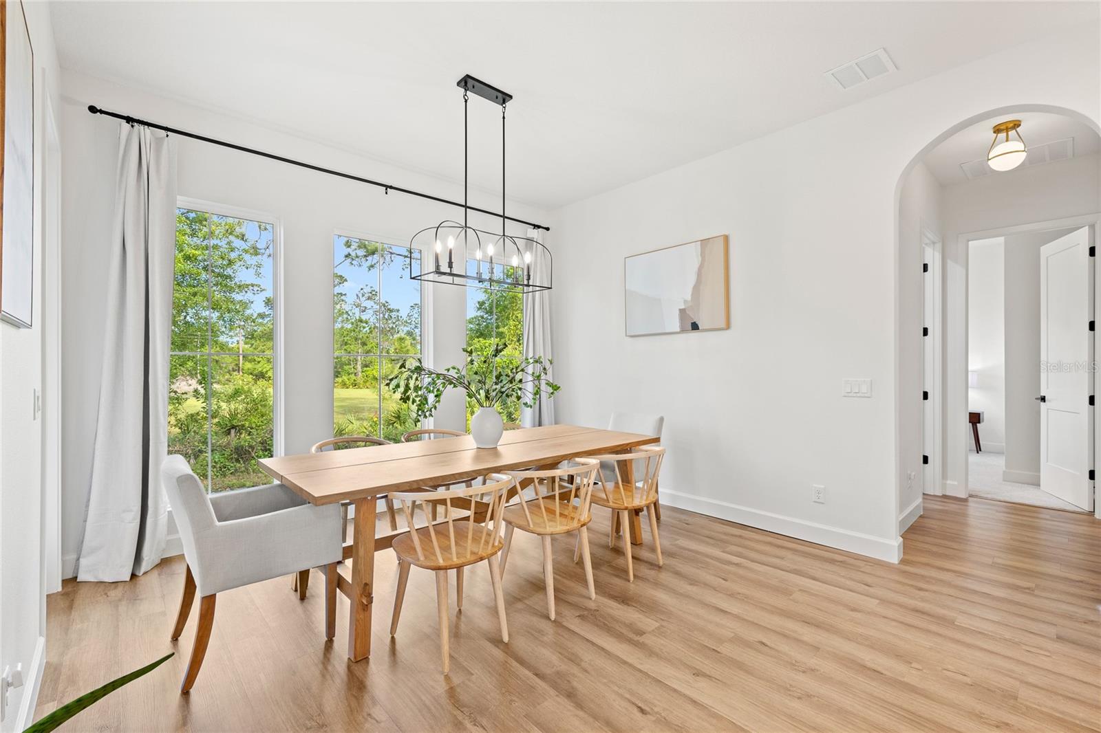 COUNTRY MEADOW - Residential