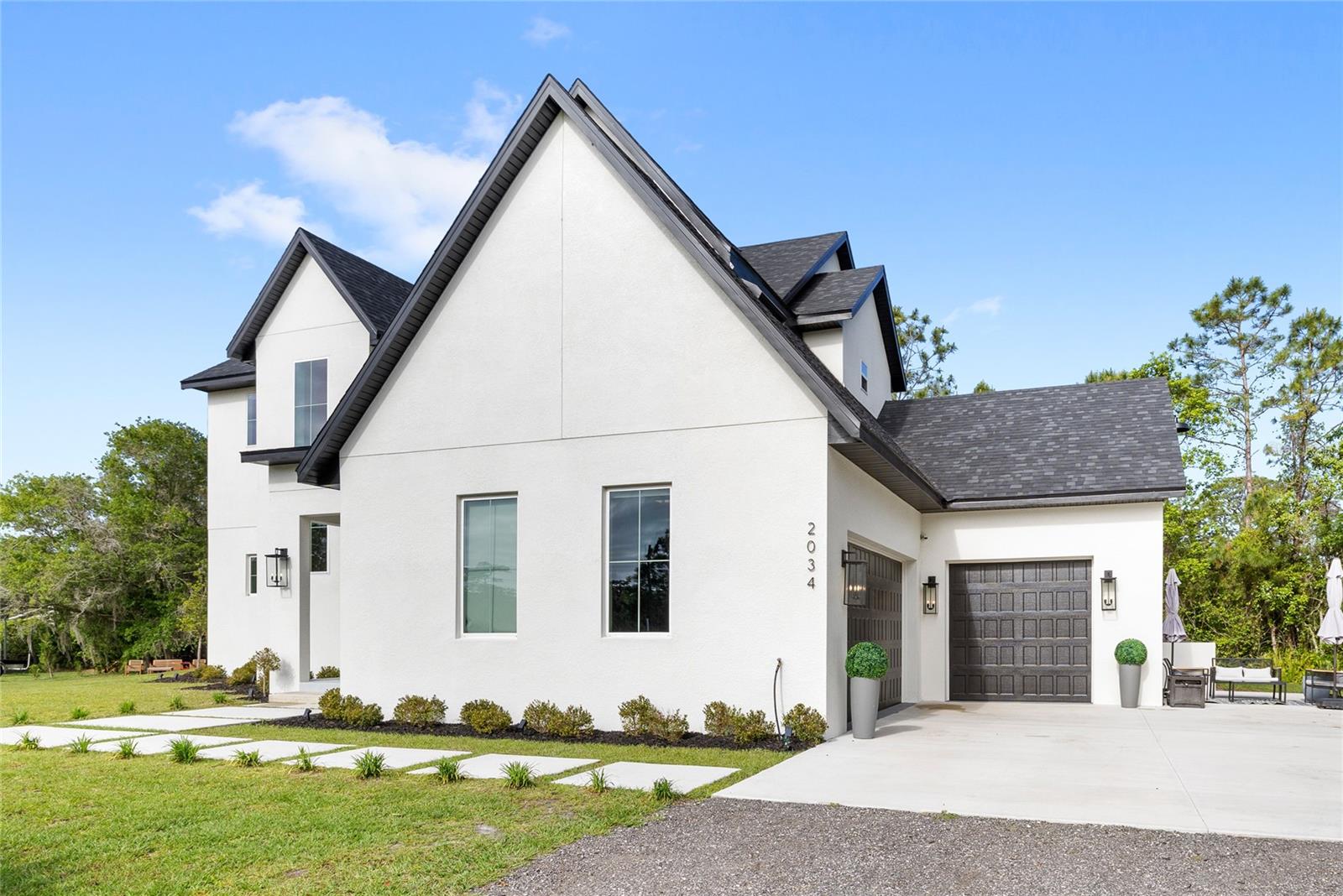 COUNTRY MEADOW - Residential