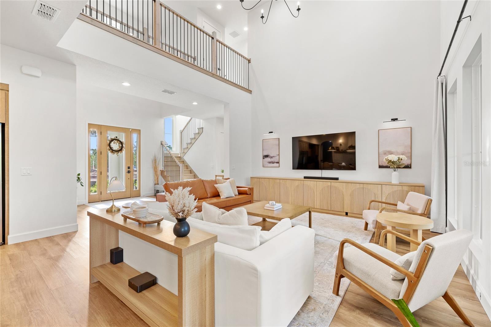 COUNTRY MEADOW - Residential