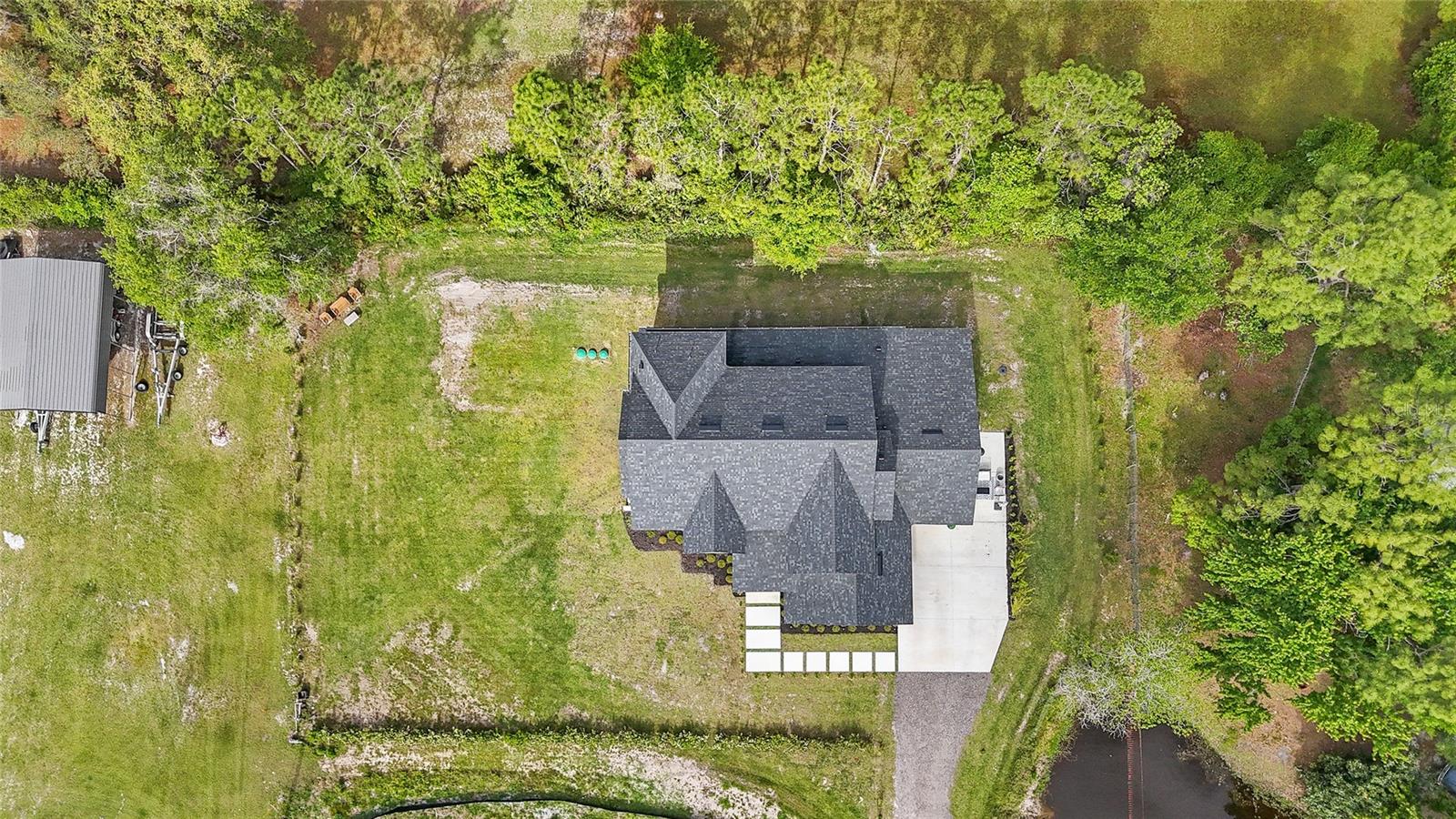 COUNTRY MEADOW - Residential