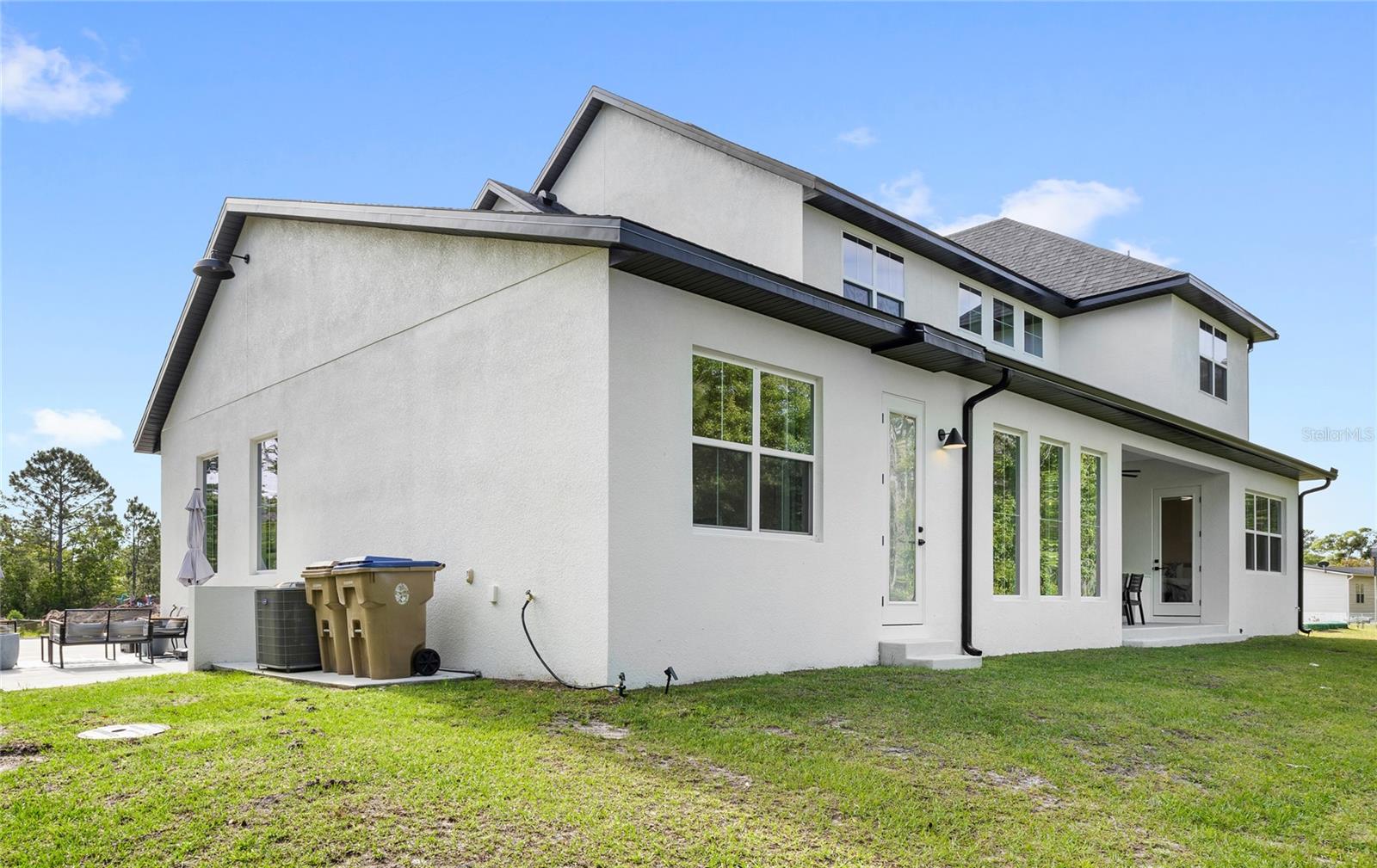 COUNTRY MEADOW - Residential