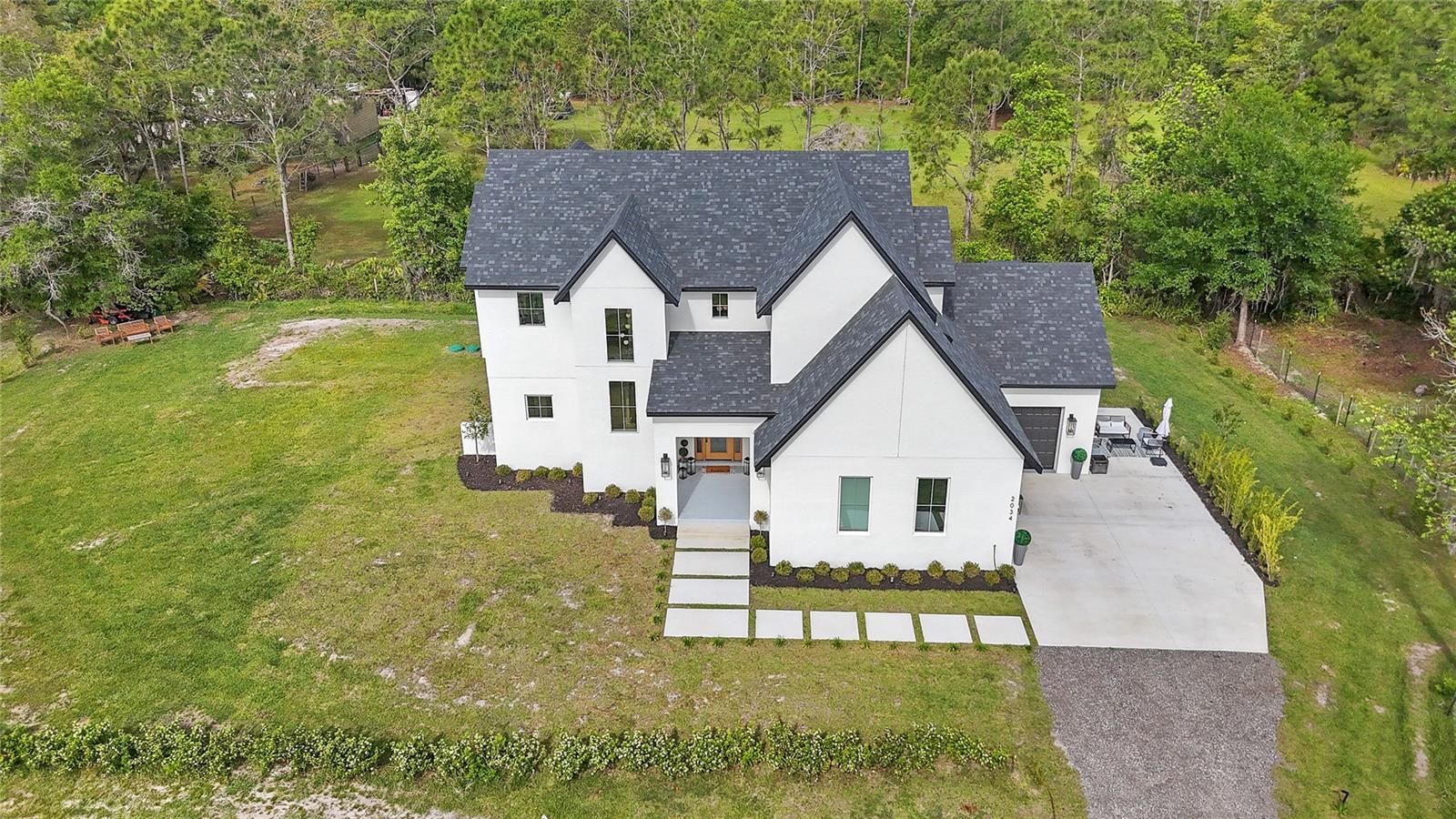 COUNTRY MEADOW - Residential
