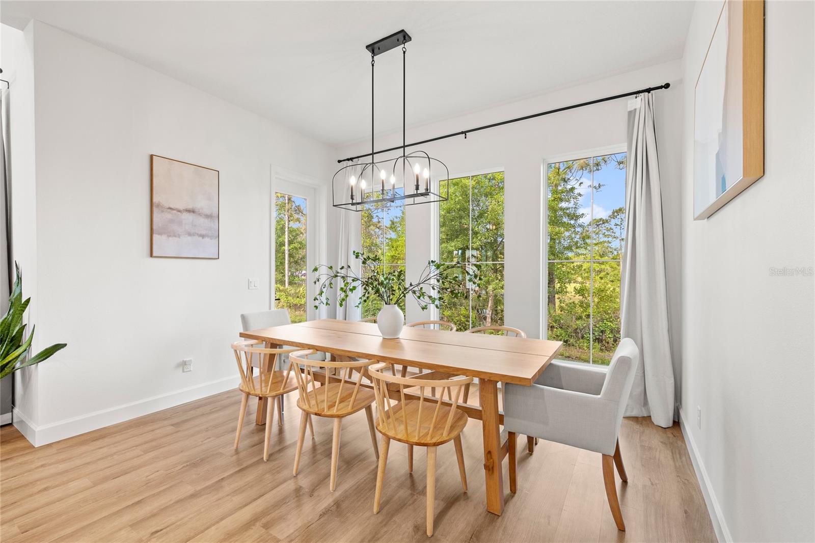 COUNTRY MEADOW - Residential