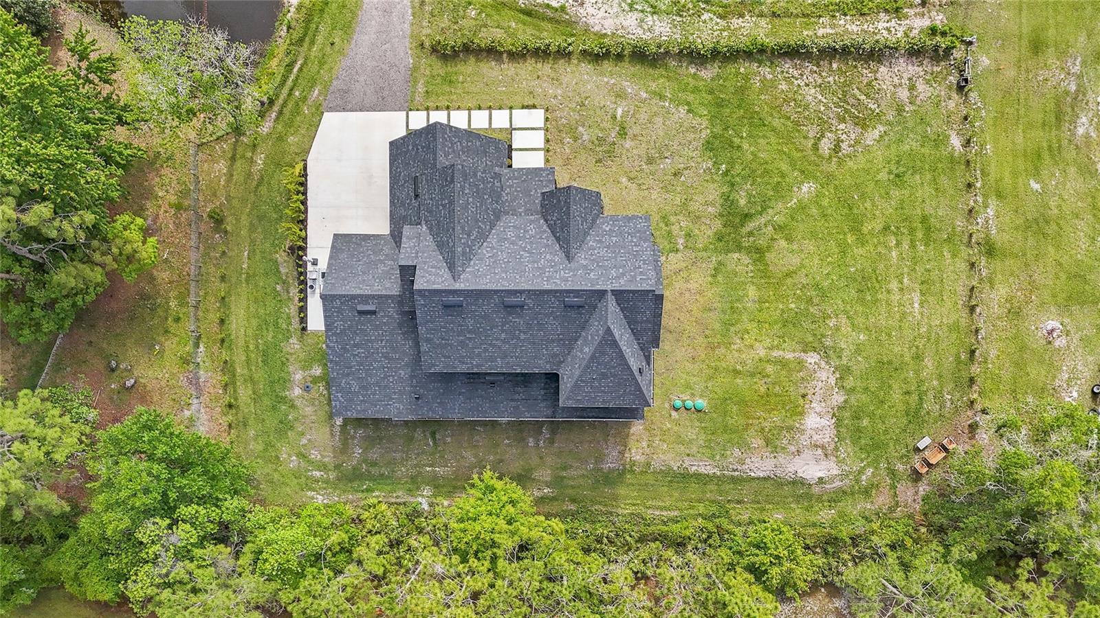 COUNTRY MEADOW - Residential