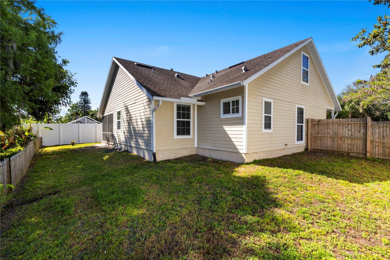 CLARK MEADOWS - Residential Lease