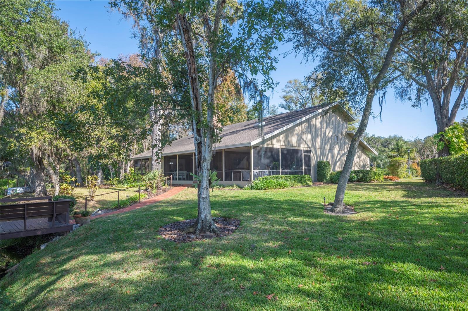 CHRISTINA WOODS PH 09 - Residential