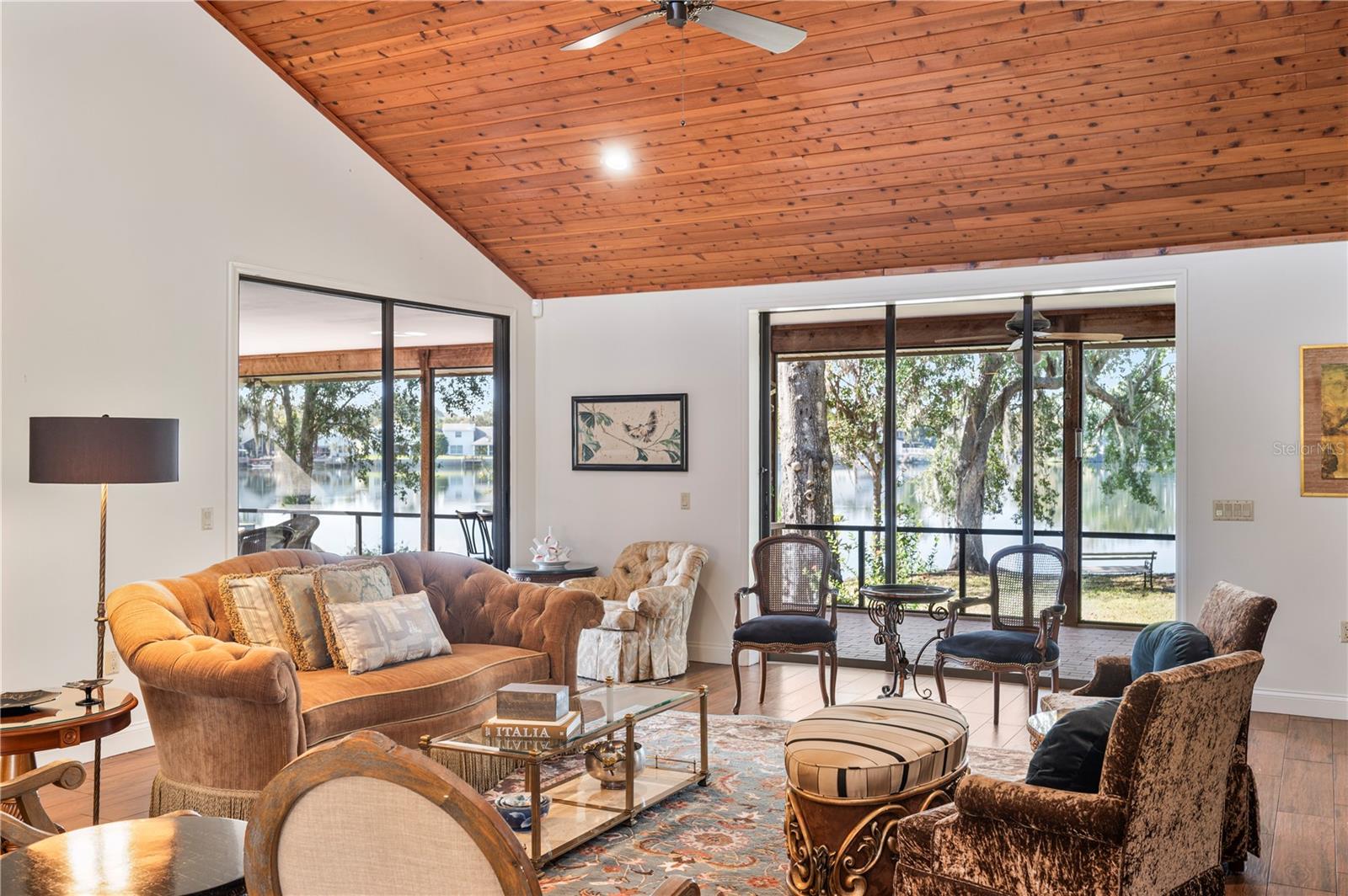 CHRISTINA WOODS PH 09 - Residential