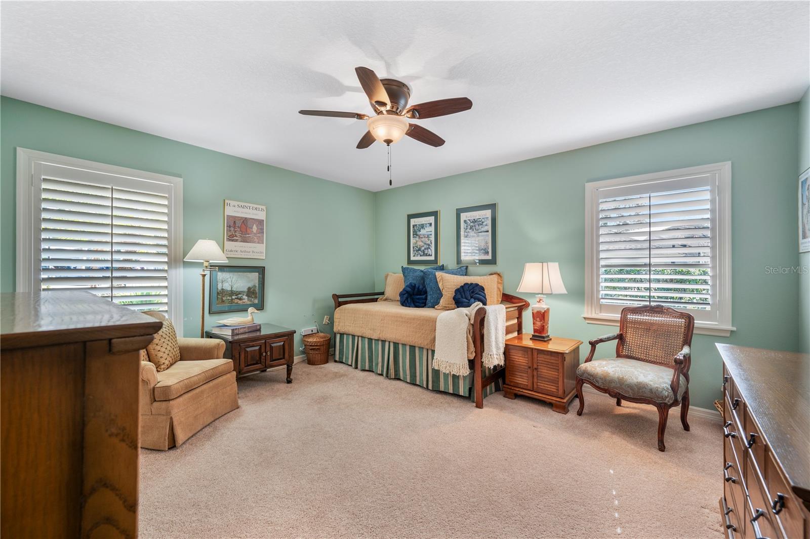 CHRISTINA WOODS PH 09 - Residential