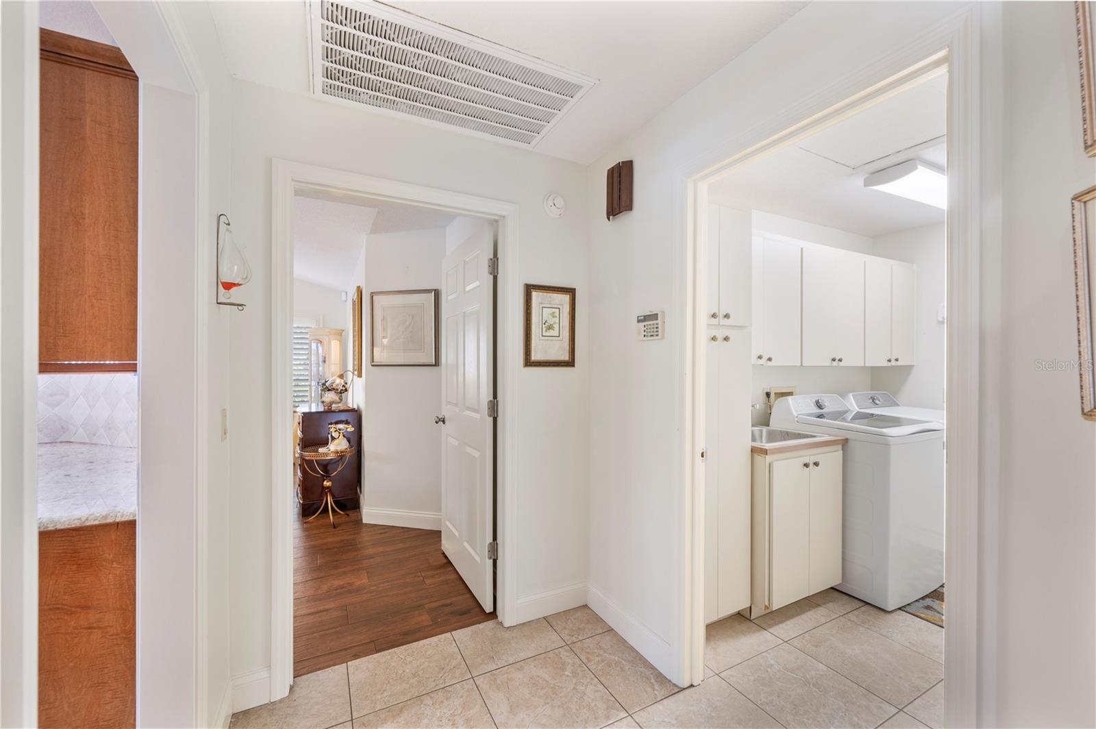 CHRISTINA WOODS PH 09 - Residential