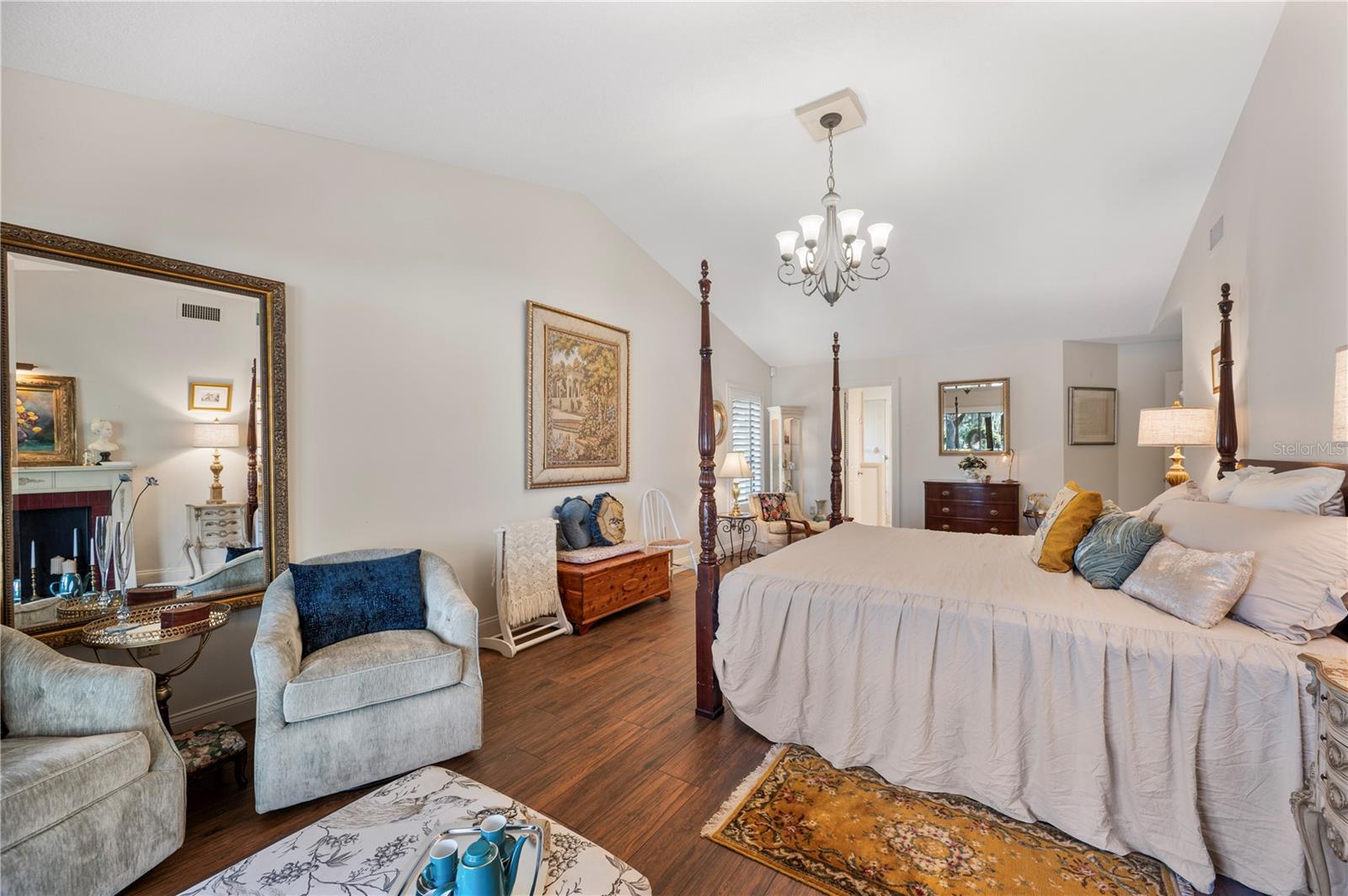 CHRISTINA WOODS PH 09 - Residential