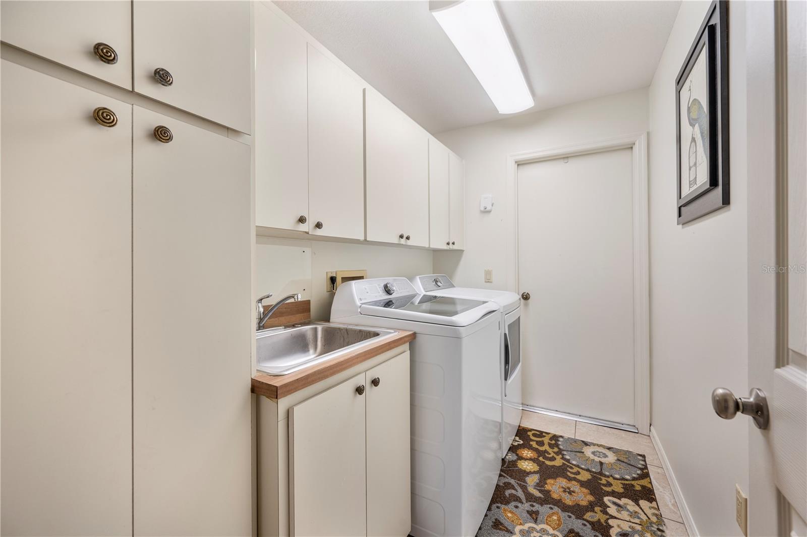 CHRISTINA WOODS PH 09 - Residential