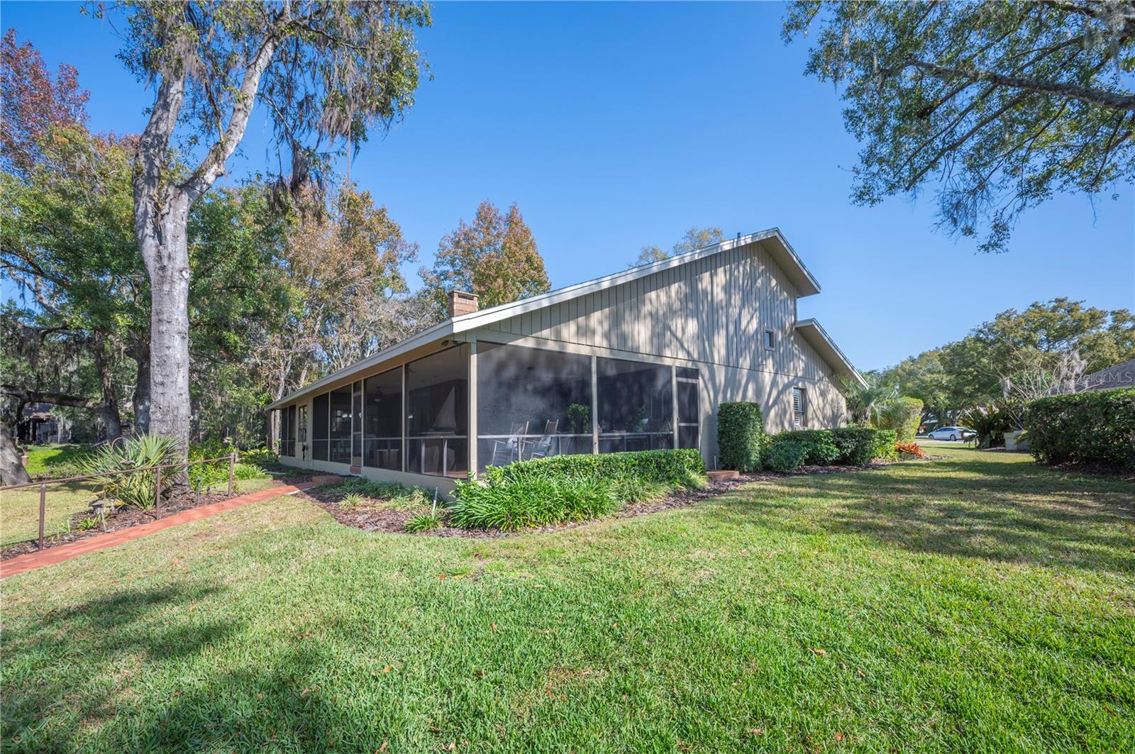 CHRISTINA WOODS PH 09 - Residential