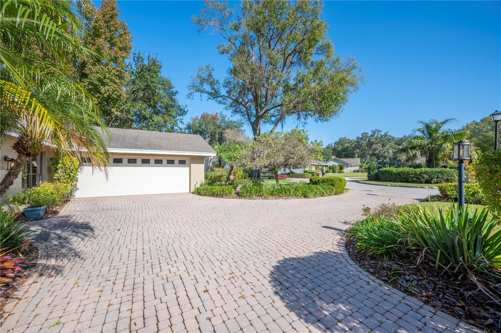 CHRISTINA WOODS PH 09 - Residential